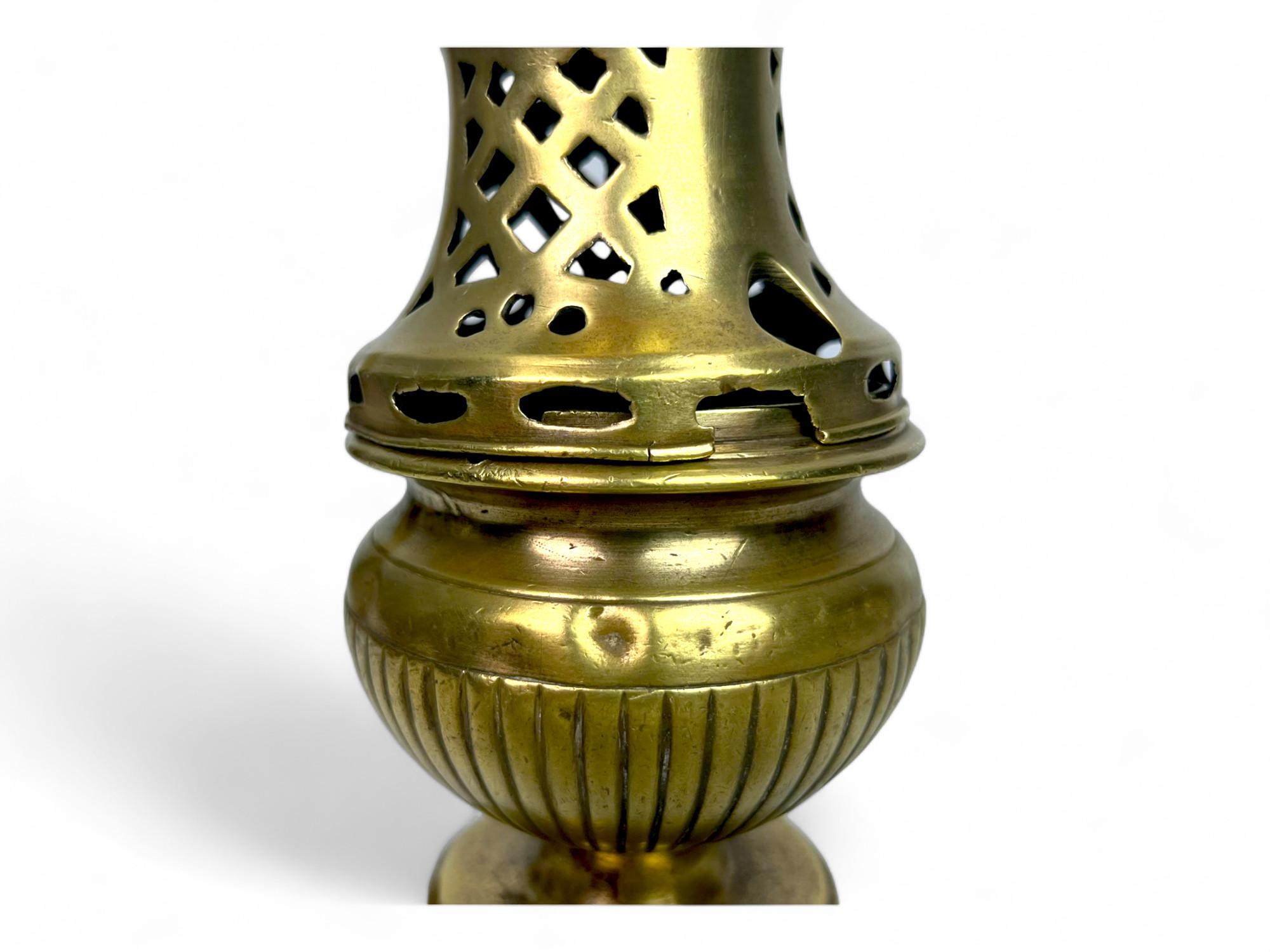 Encensoir / brûleur d'encens / horloge d'église / brûleur de parfum français - Bronze - 17e en vente 4