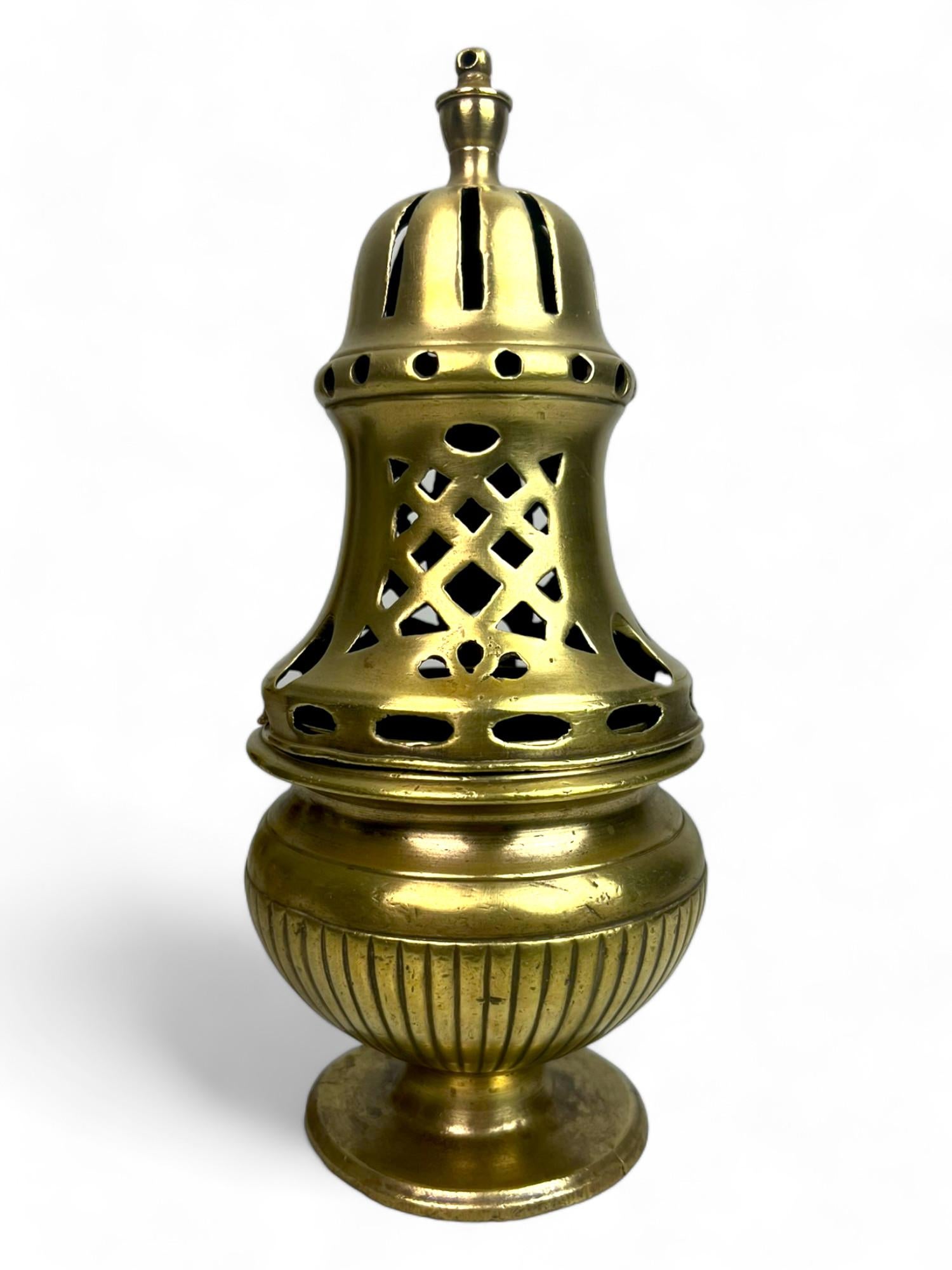 Louis XIV Encensoir / brûleur d'encens / horloge d'église / brûleur de parfum français - Bronze - 17e en vente