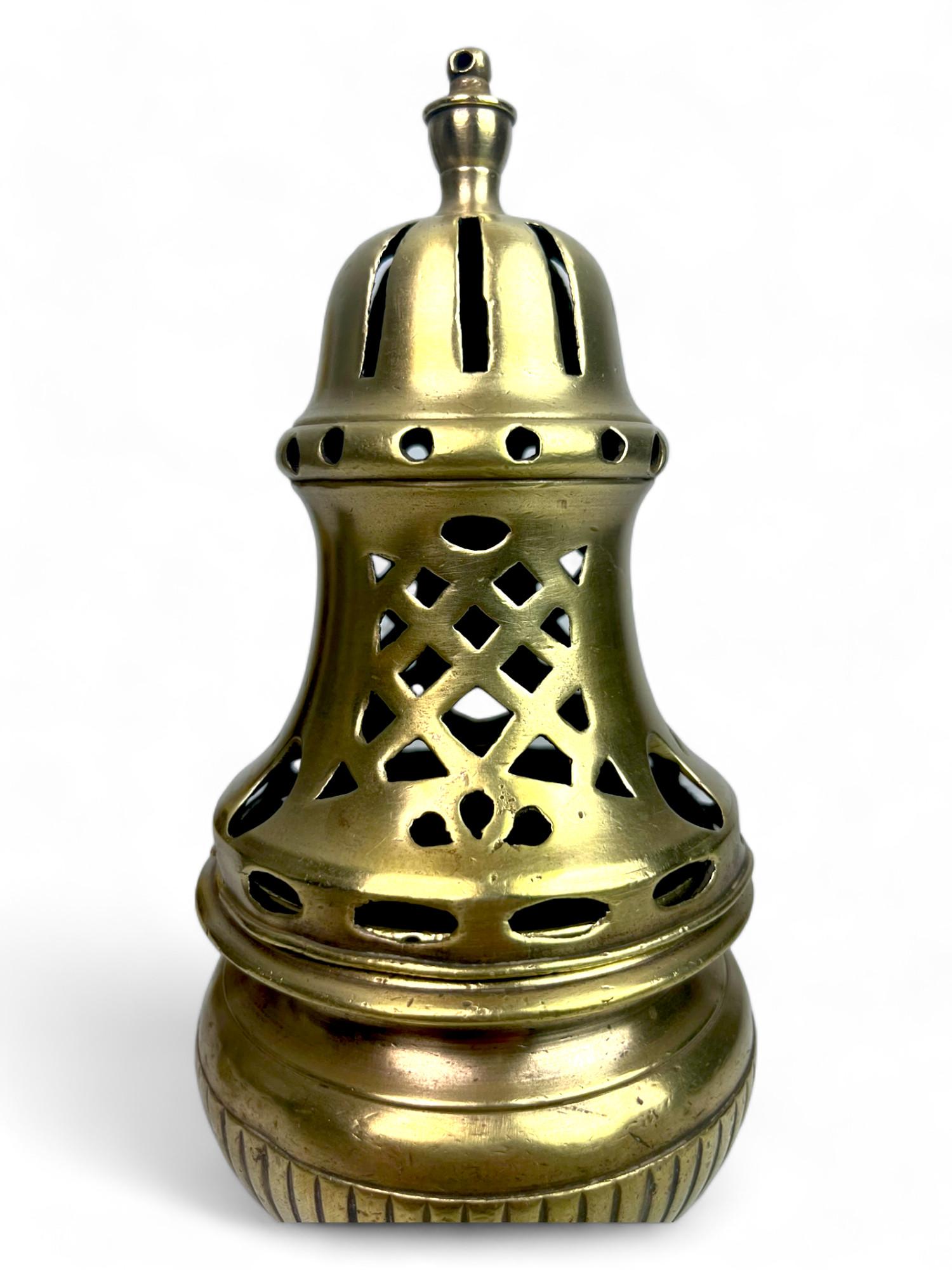 Français Encensoir / brûleur d'encens / horloge d'église / brûleur de parfum français - Bronze - 17e en vente