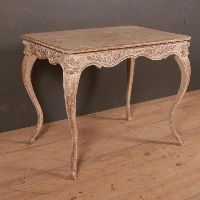 Good 18th century French carved pine centre table, 1790.

Dimensions:
35 inches (89 cms) wide
24 inches (61 cms) deep
28 inches (71 cms) high.

 