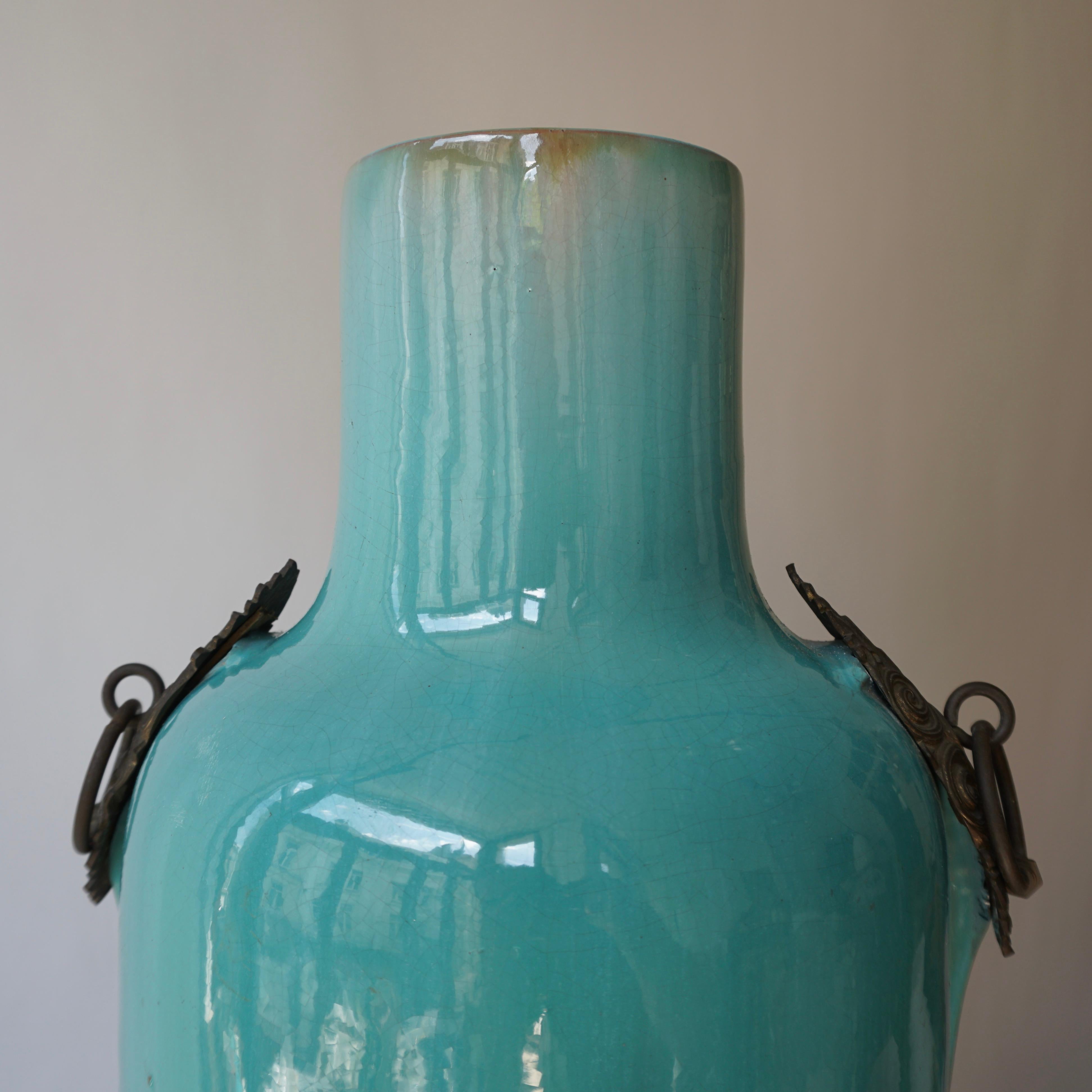 Vernissé Vase français en céramique et bronze de Clement Massier