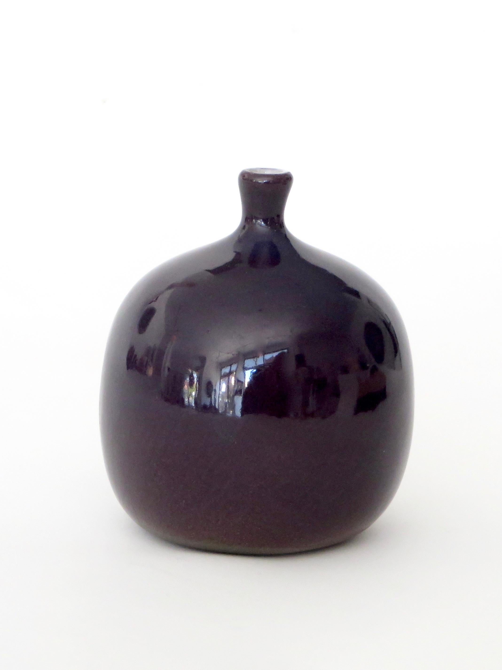Jacques and Dani Ruelland French Ceramic Artists  Ceramic Vessel Vase In Good Condition In Chicago, IL