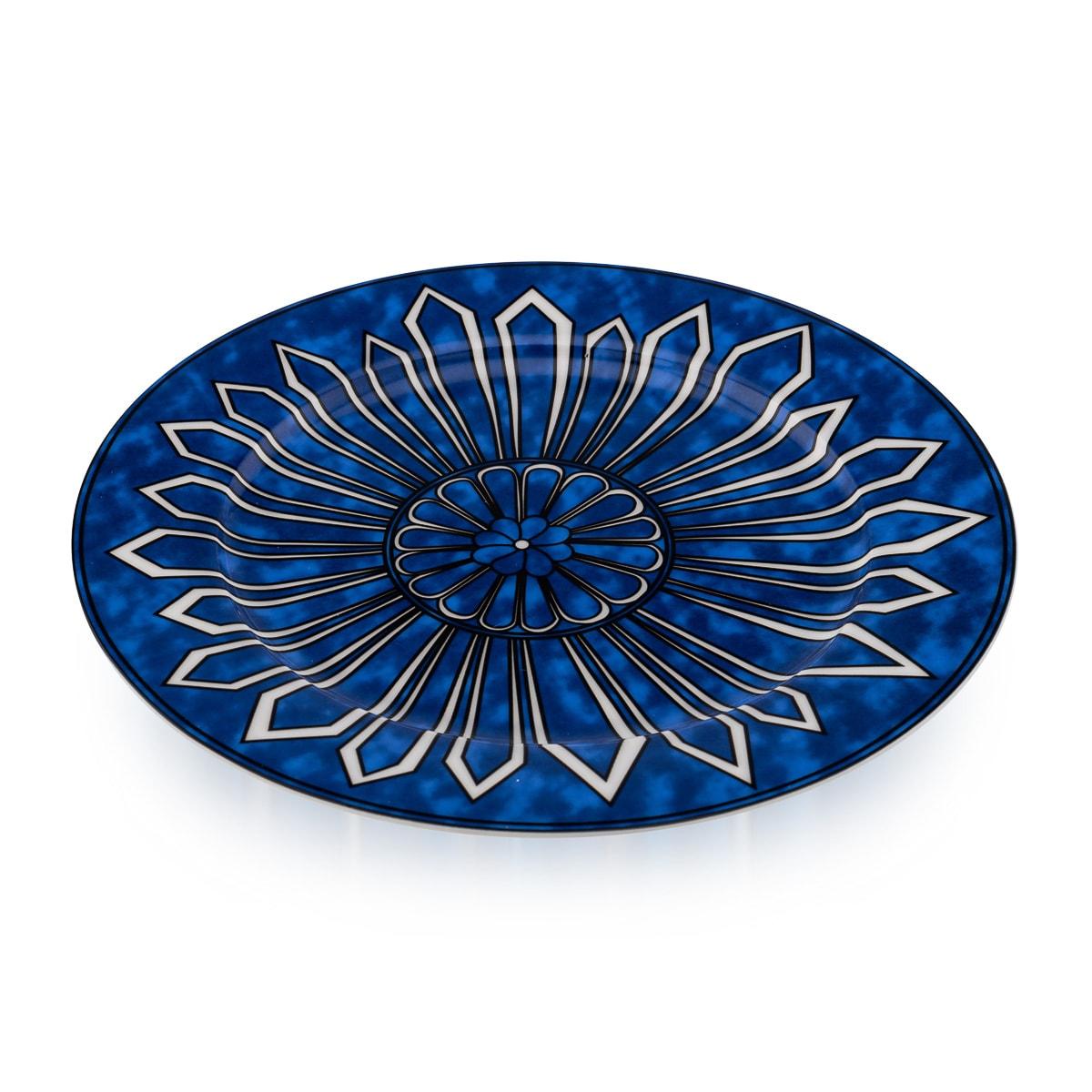 French Ceramic Bleus D'ailleurs Pair Of Dinner Plates By Hermes In Good Condition In Royal Tunbridge Wells, Kent