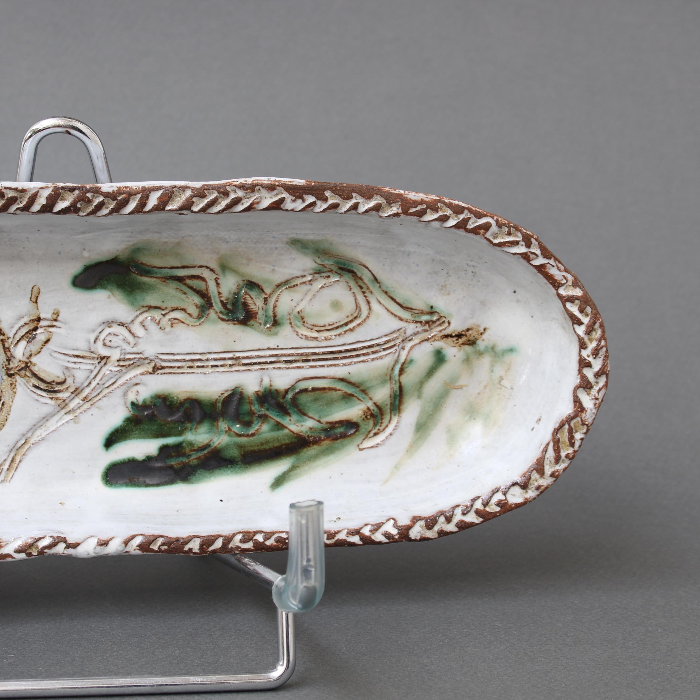 French Ceramic Decorative Dish with Flower Motif by Albert Thiry (circa 1970s) For Sale 1