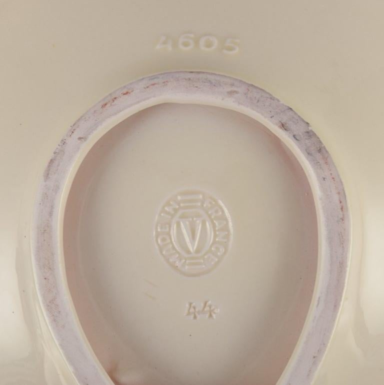 Piatto in ceramica francese. Forma tripla e a conchiglia. Anni '40 circa in vendita 1