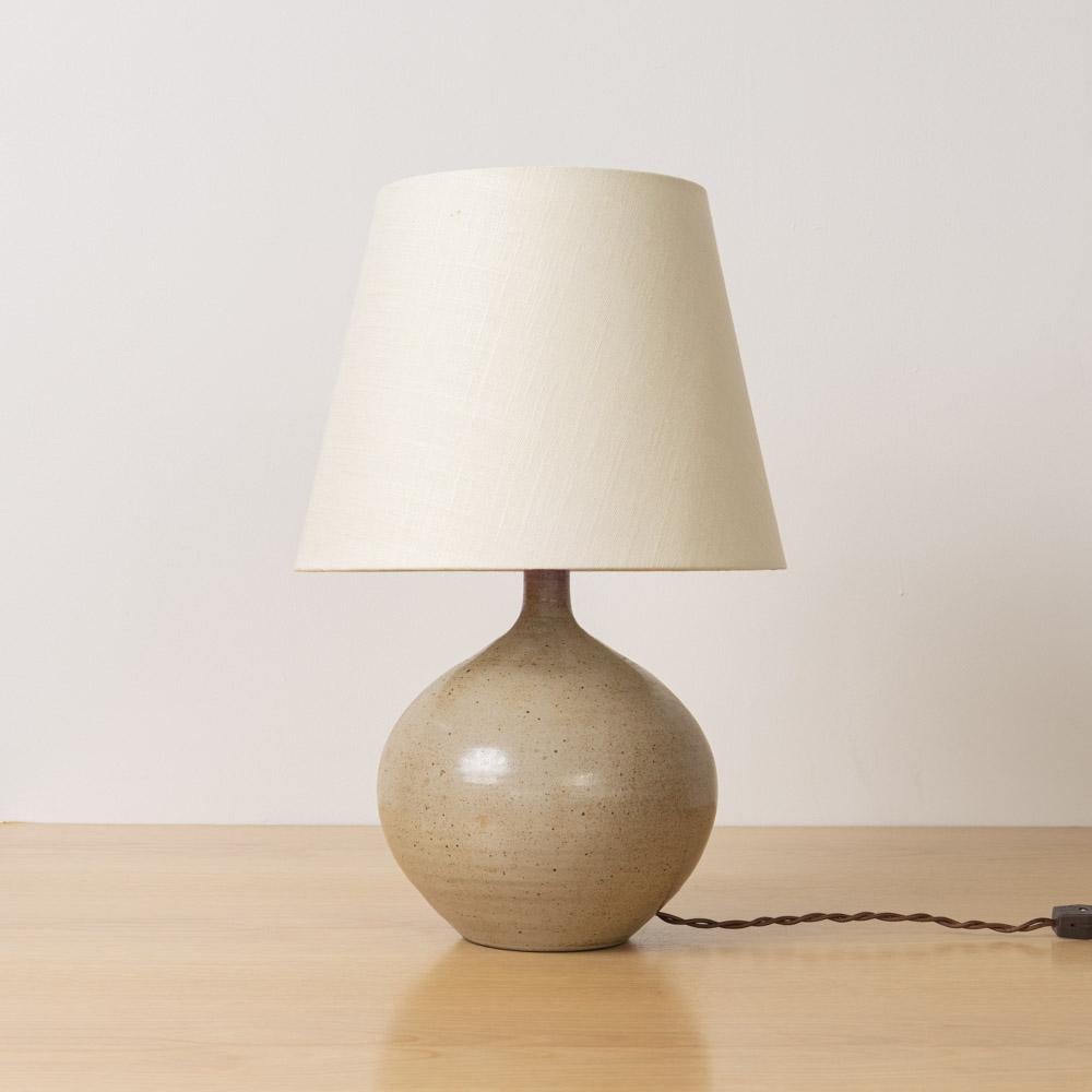 XX secolo Lampada a globo in ceramica francese in vendita