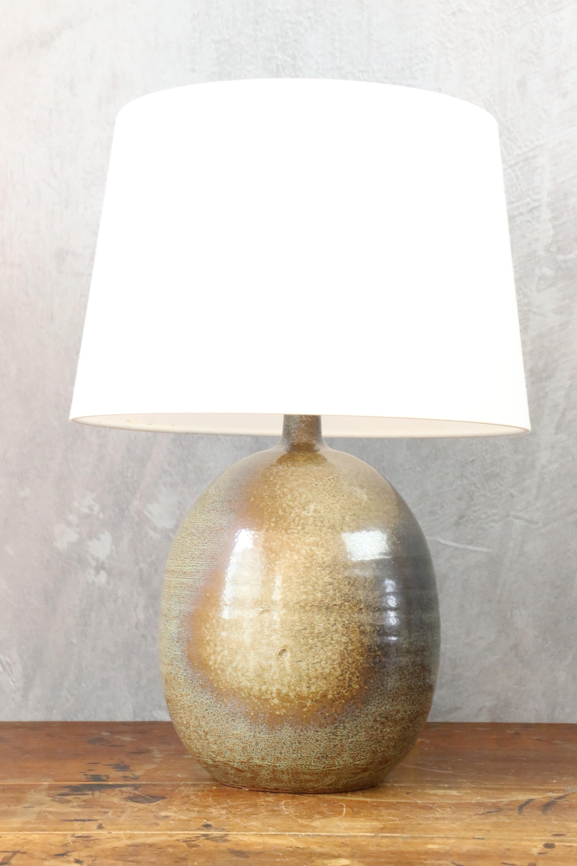 French ceramic lamp by Roland Zobel, 1960, era Capron, Jouve, Ruelland In Good Condition For Sale In Camblanes et Meynac, FR