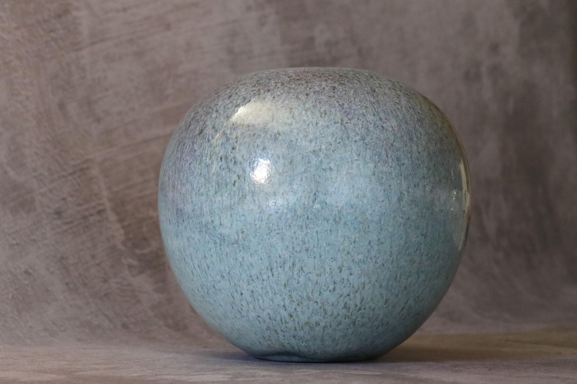French Ceramic Large blue ball vase by Marc Uzan, circa 2000 In Excellent Condition For Sale In Camblanes et Meynac, FR