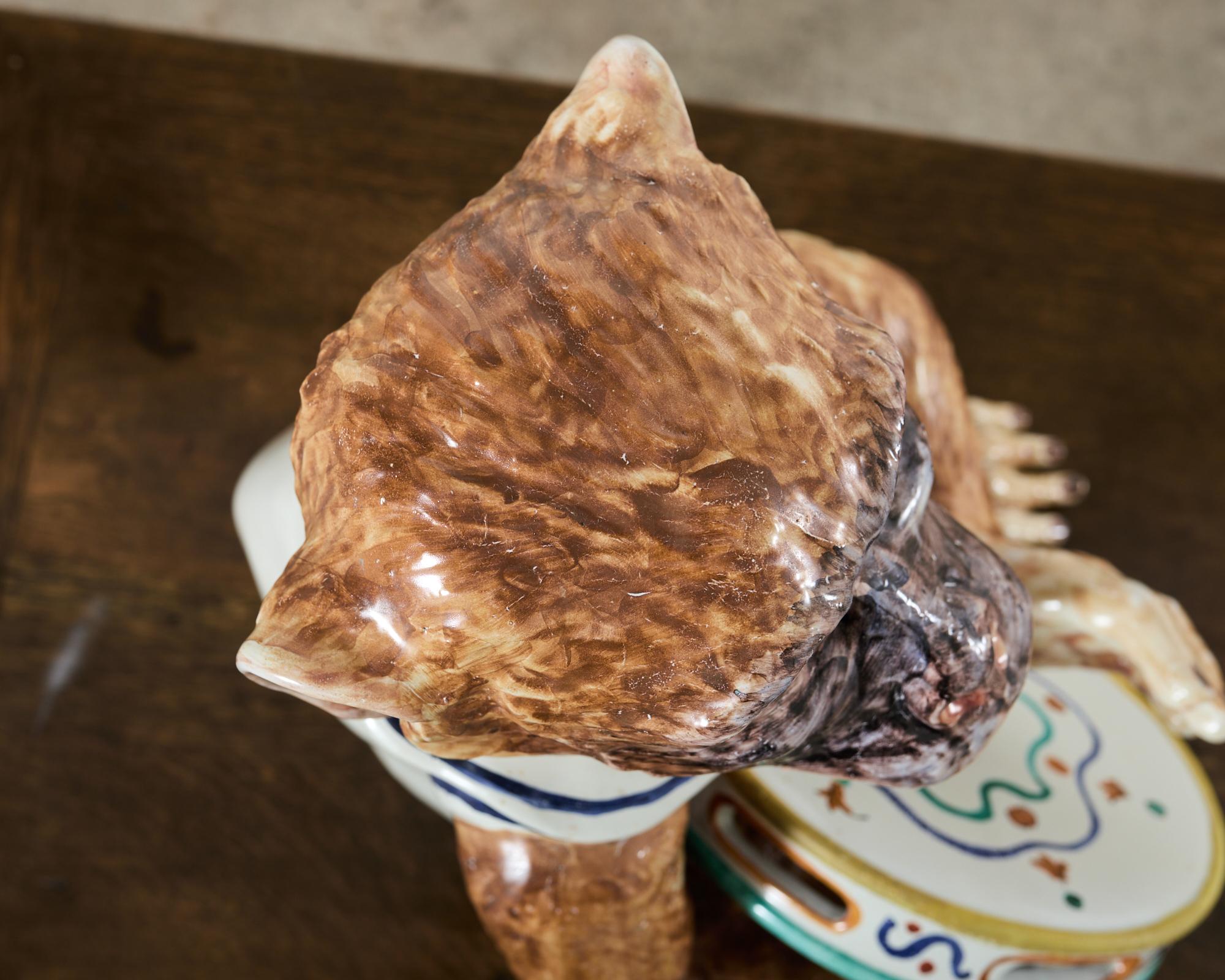 Französische Keramik-Majolika-Skulptur eines Affen, der Tambourine spielt, aus Keramik im Angebot 11