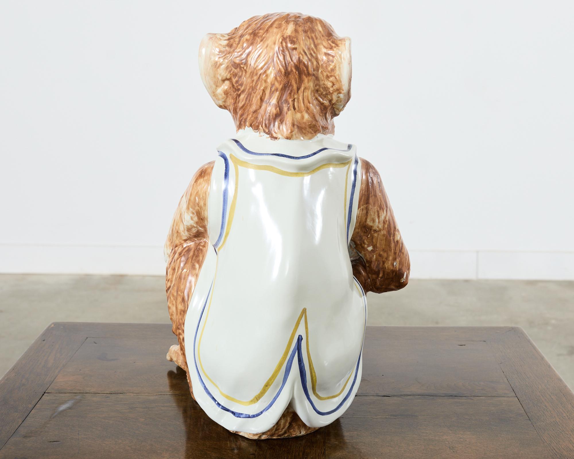 Sculpture française en céramique représentant un singe jouant du tambourin en vente 12