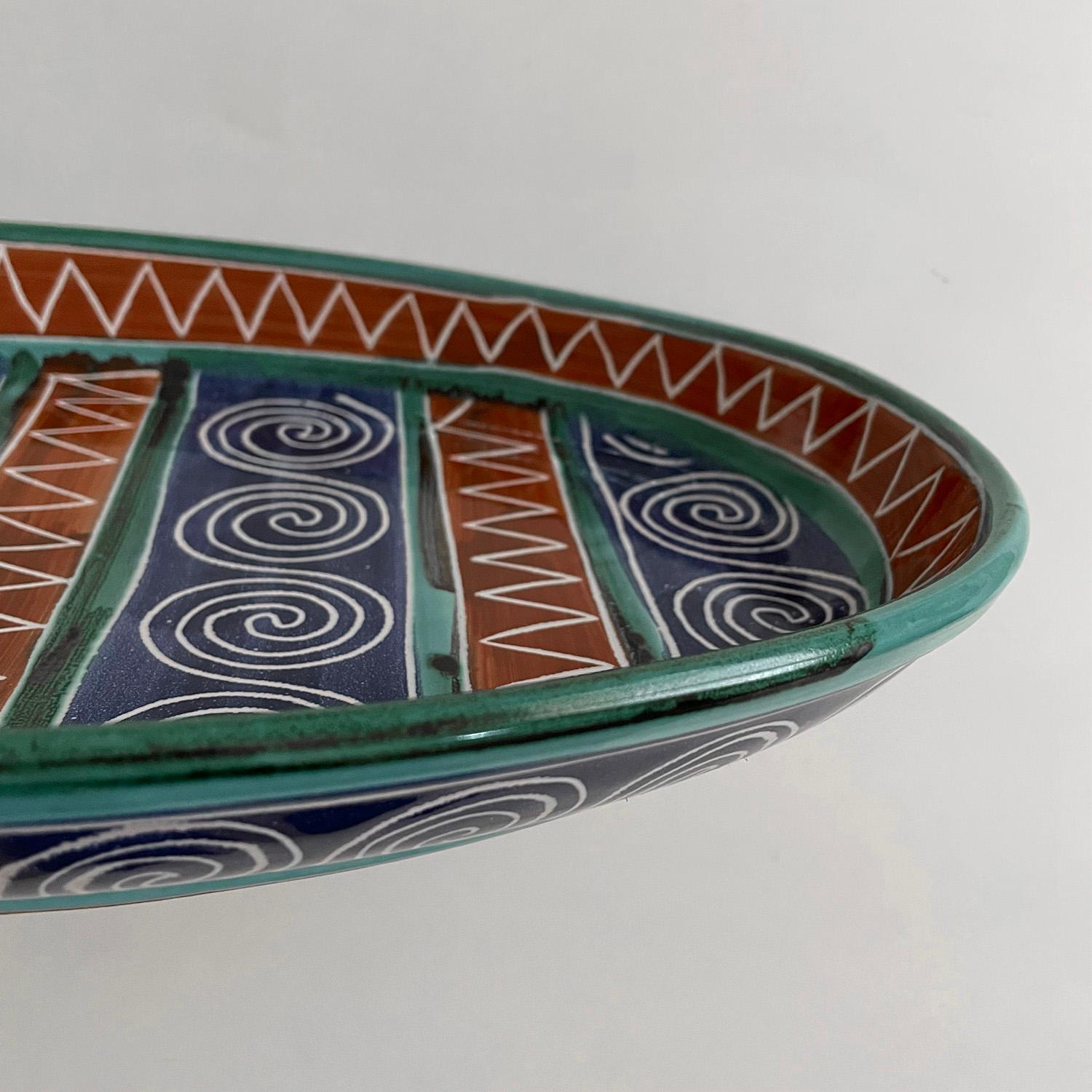 Ovales Tablett aus französischer Keramik von Robert Picault (Mitte des 20. Jahrhunderts) im Angebot