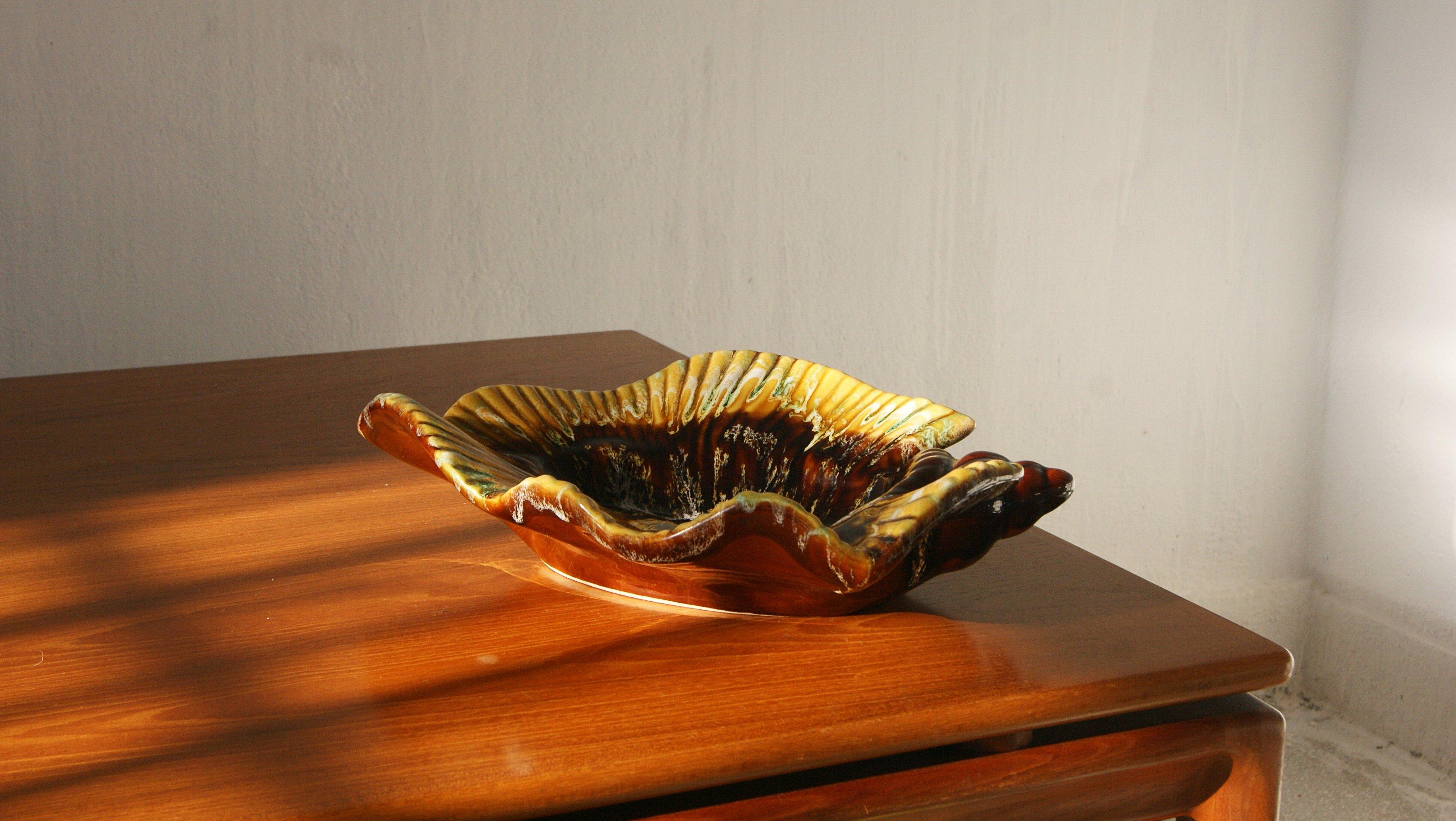 Metà XX secolo Piatto in ceramica francese di Vallauris AM, anni '50 in vendita