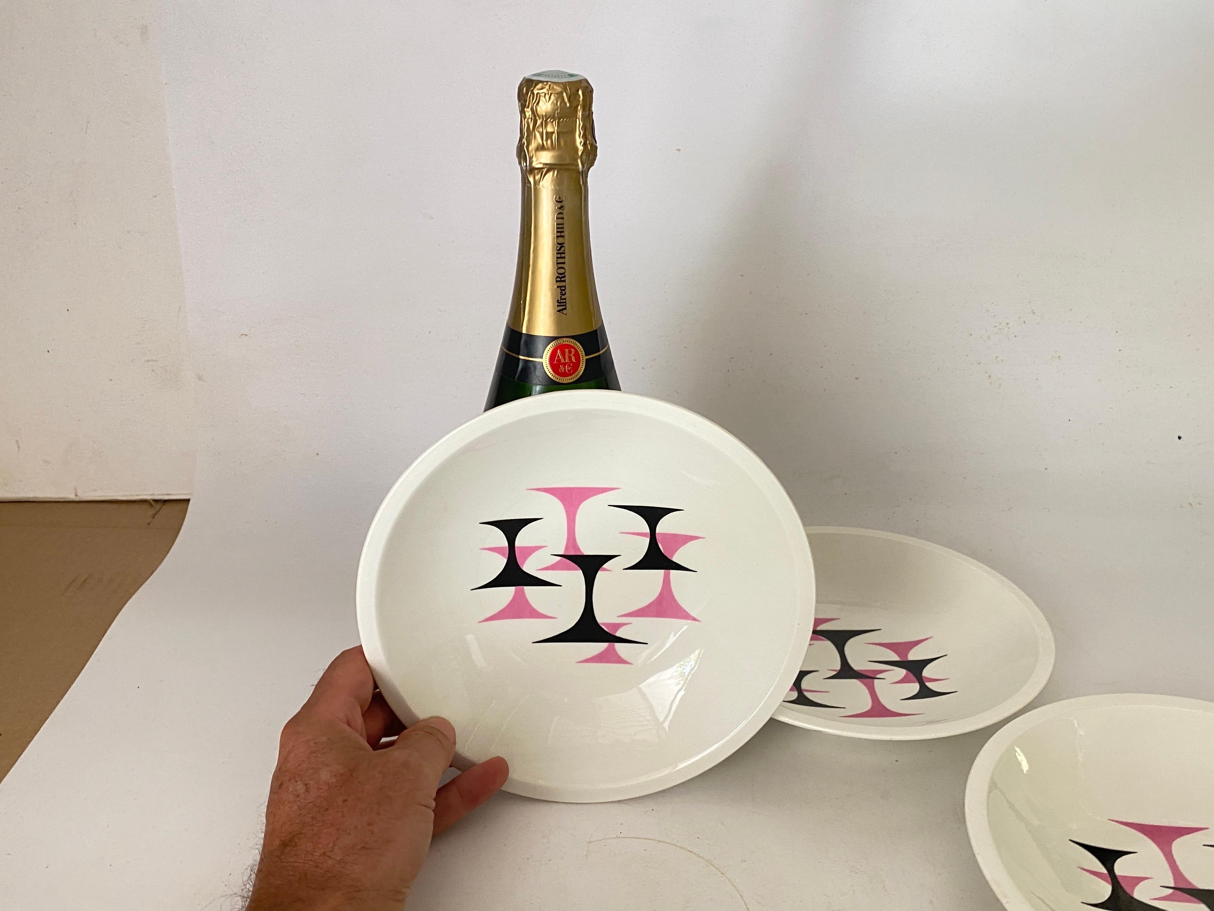 Platos de cerámica francesa modernista del siglo XX Decoración con motivos geométricos Juego de 4 en venta 2