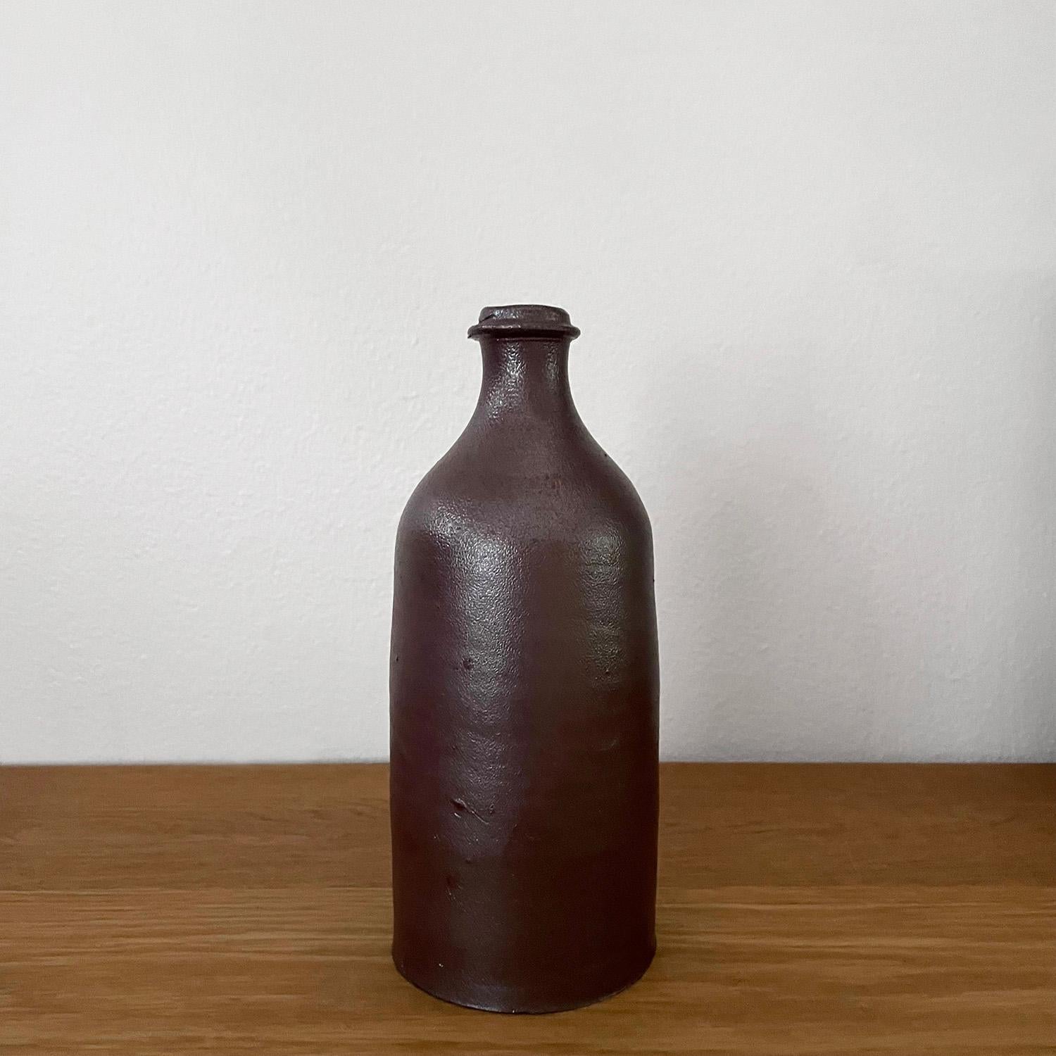 Französische Keramik-Steinzeug-Flaschenvase im Zustand „Gut“ im Angebot in Los Angeles, CA