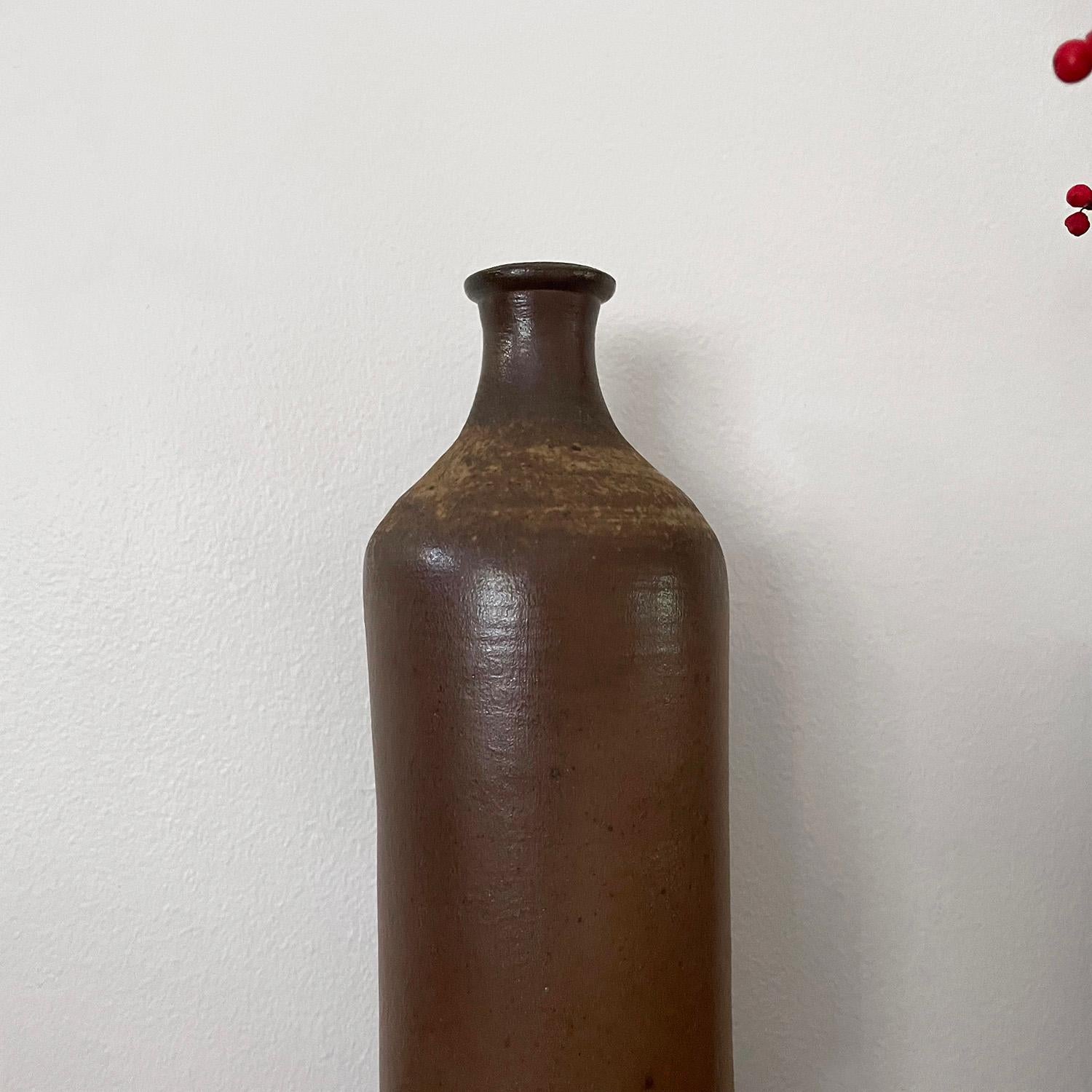 Französische Keramik-Steinzeug-Flaschenvase (Steingut) im Angebot