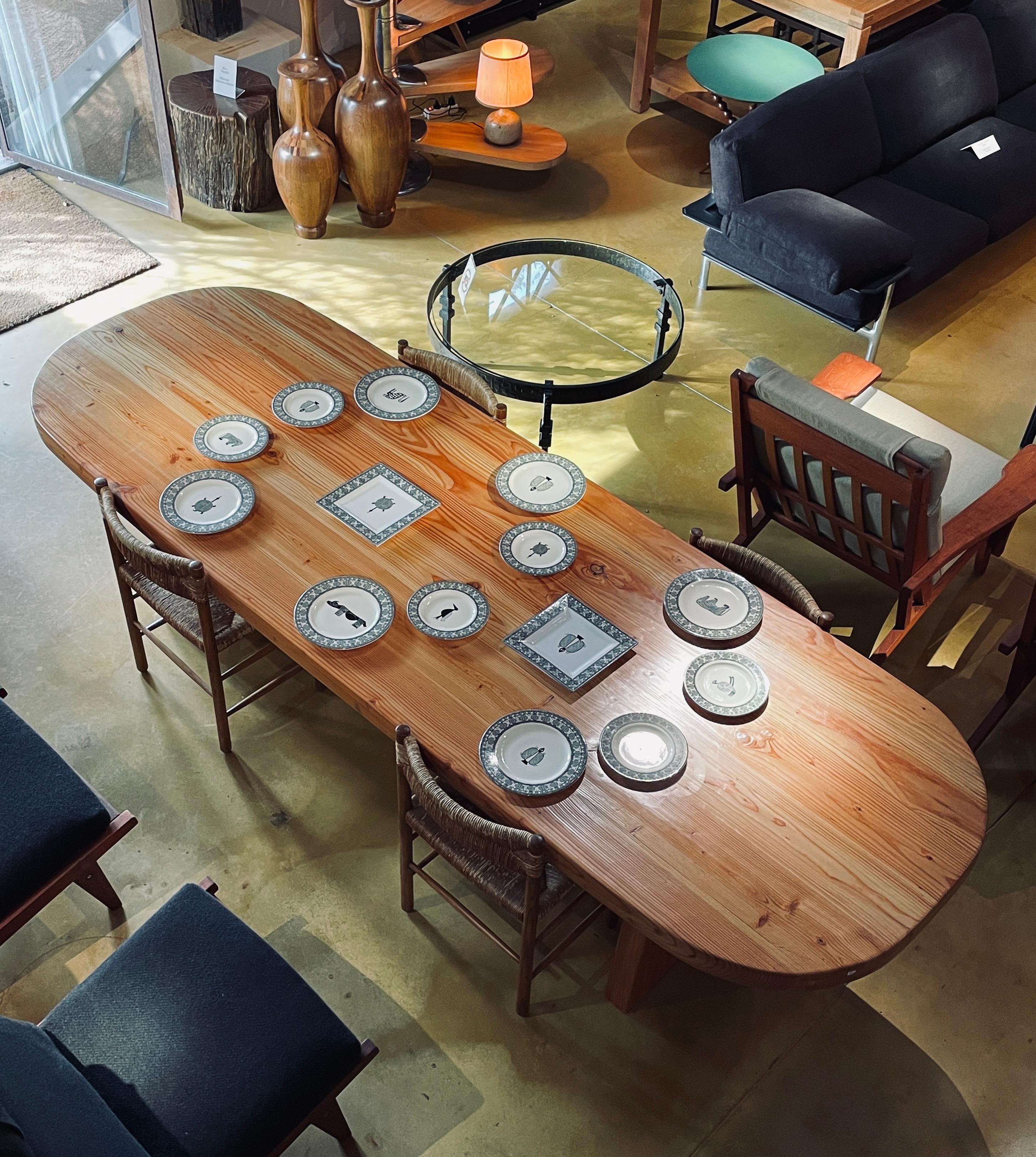 Französisches Keramikgeschirr, Roland ZOBEL, 1970 (Handgeschnitzt) im Angebot