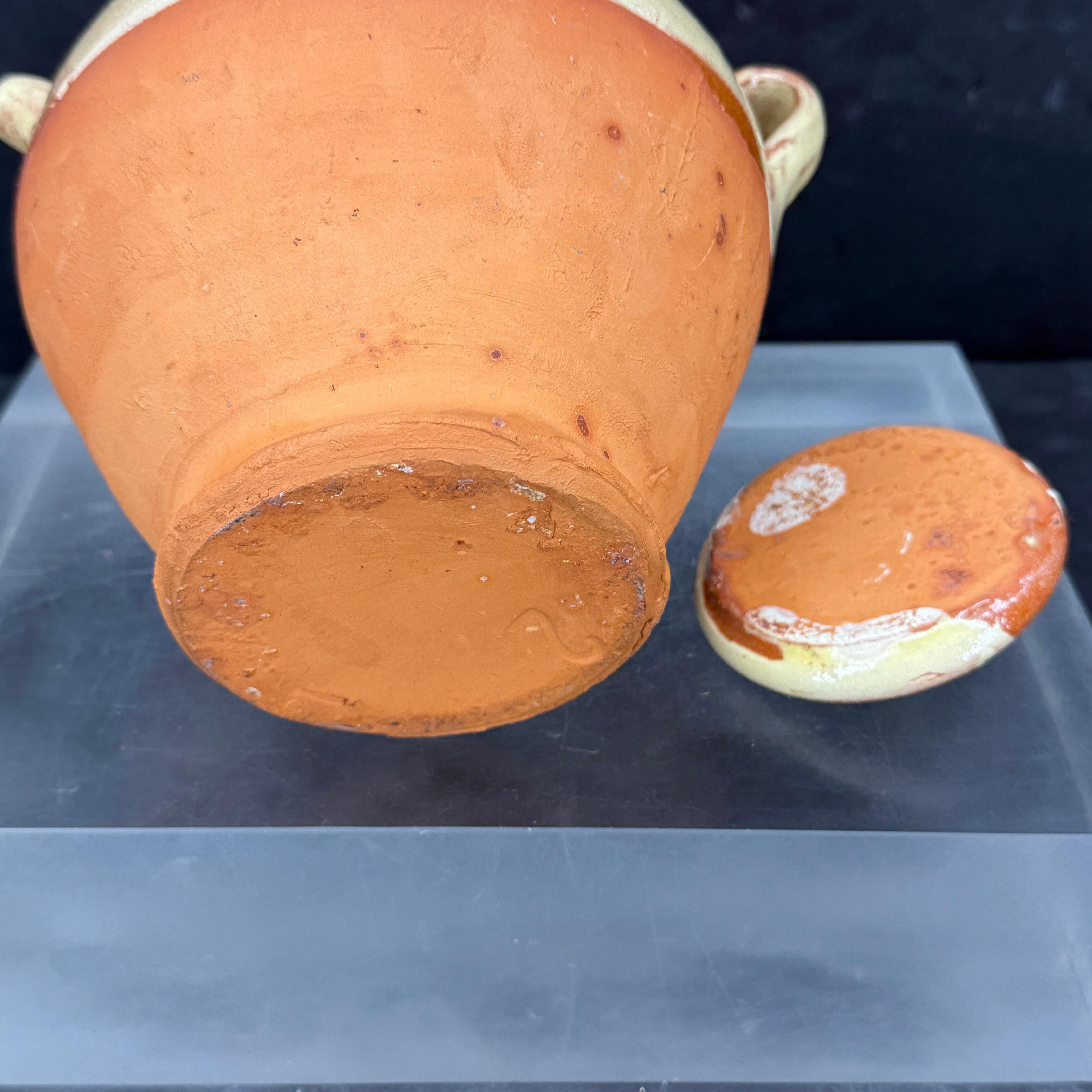 Französischer Keramik-Wasserkrug aus Keramik mit Henkel und Deckel im Angebot 8