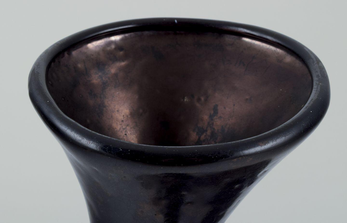 French ceramicist. Large ceramic vase. Organic shape. Probably from Biot. In Excellent Condition For Sale In København, Copenhagen