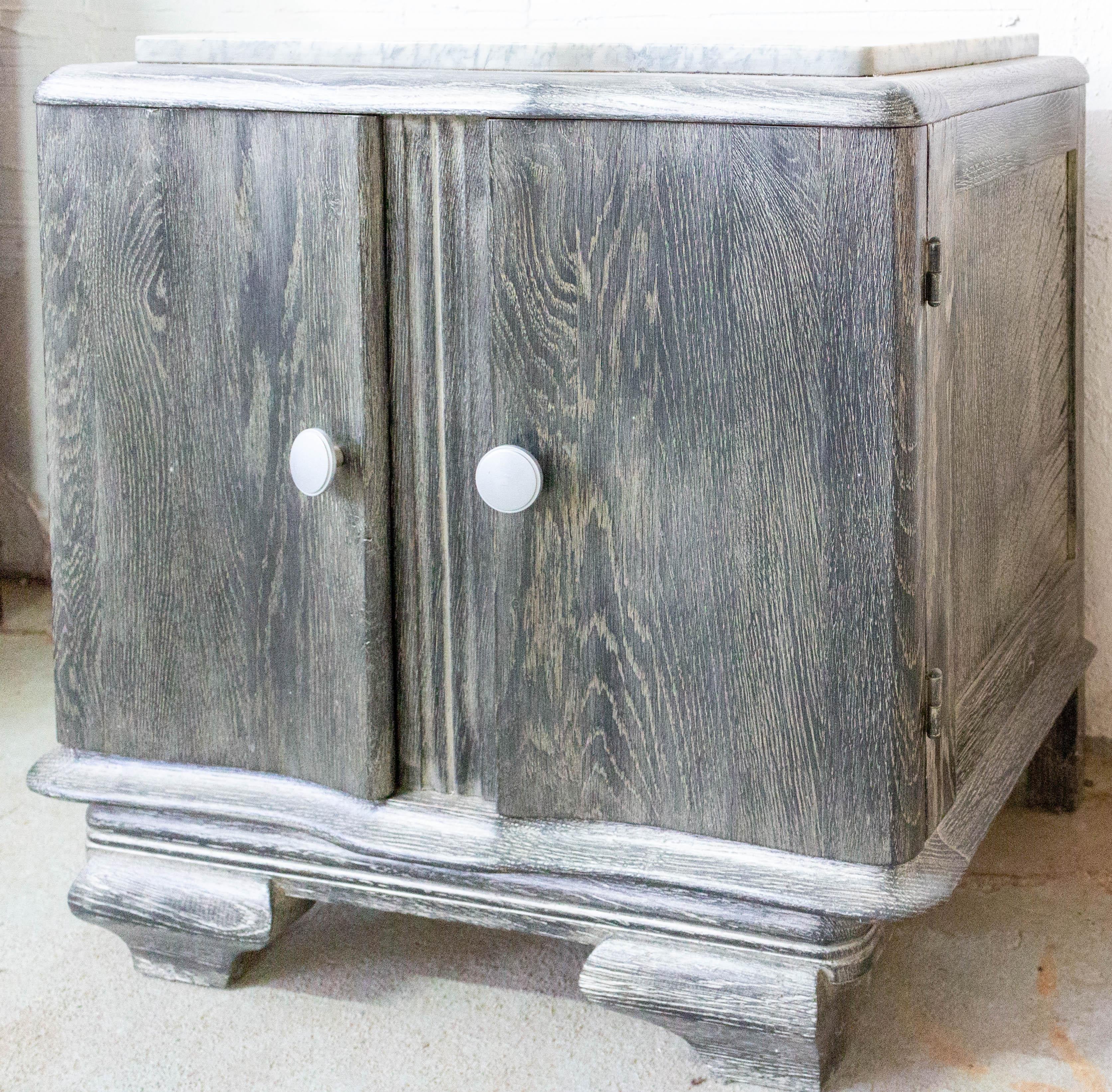 French side cabinet nightstand bedside table marble top midcentury
Cerused recently
Very good condition

Shipping: P 34 x L 55 x H56 cm 17.6 kg.