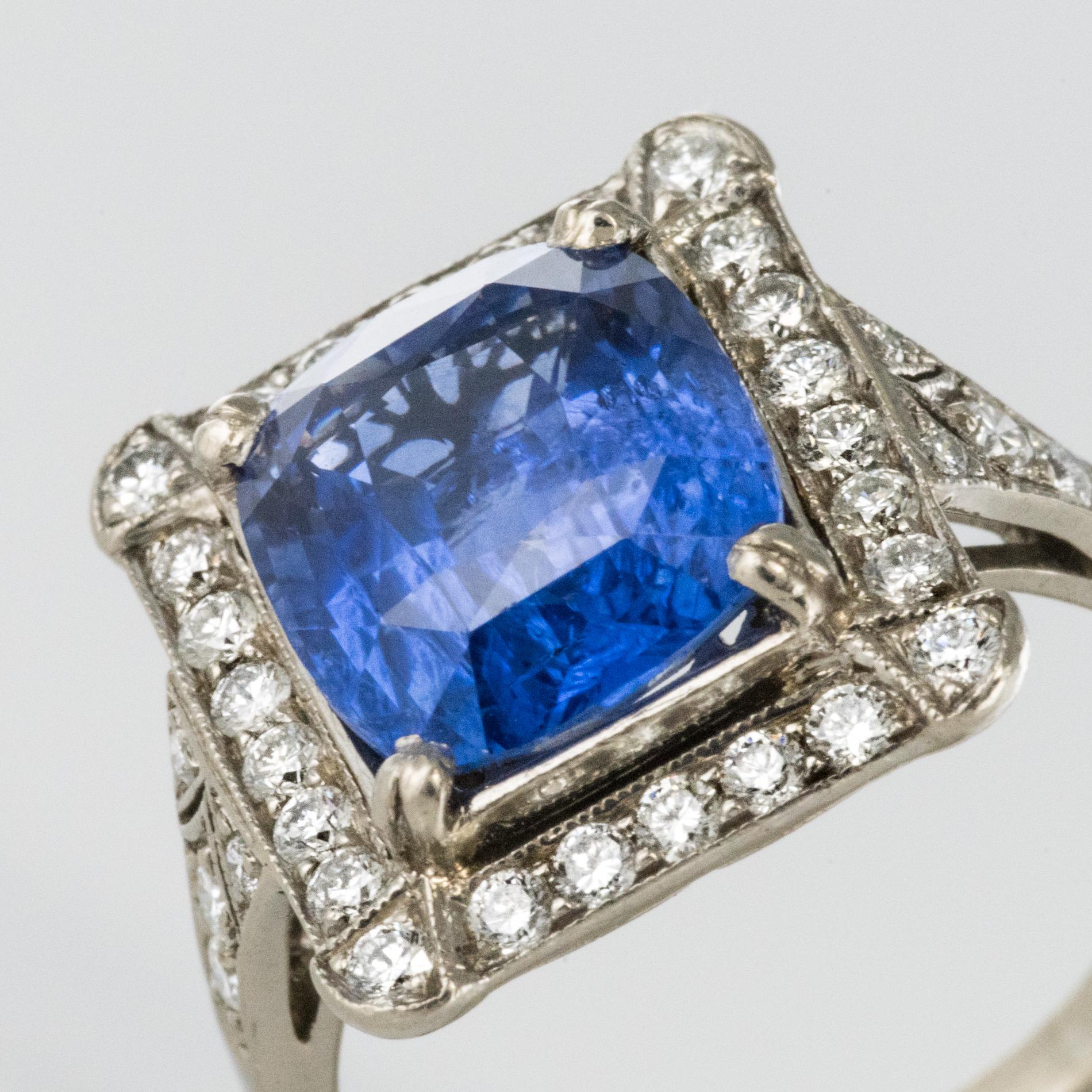 Art Deco Style French 5 Carat Ceylon Sapphire Diamond 18 Karat White Gold Ring For Sale 1