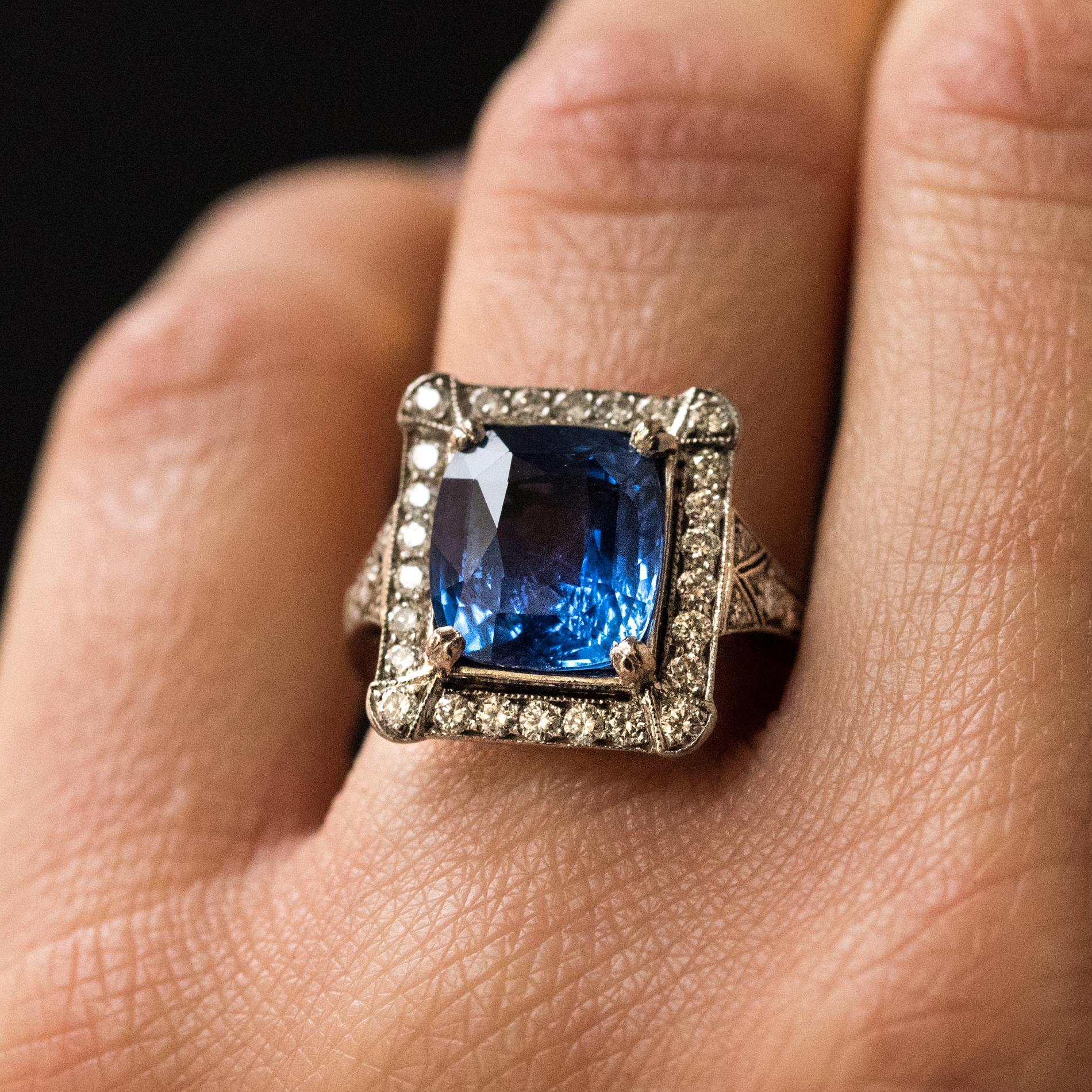 Franzsischer 5 Karat Ceylon-Saphir-Diamant-Ring aus 18 Karat Weigold im Art dco-Stil (Kissenschliff) im Angebot