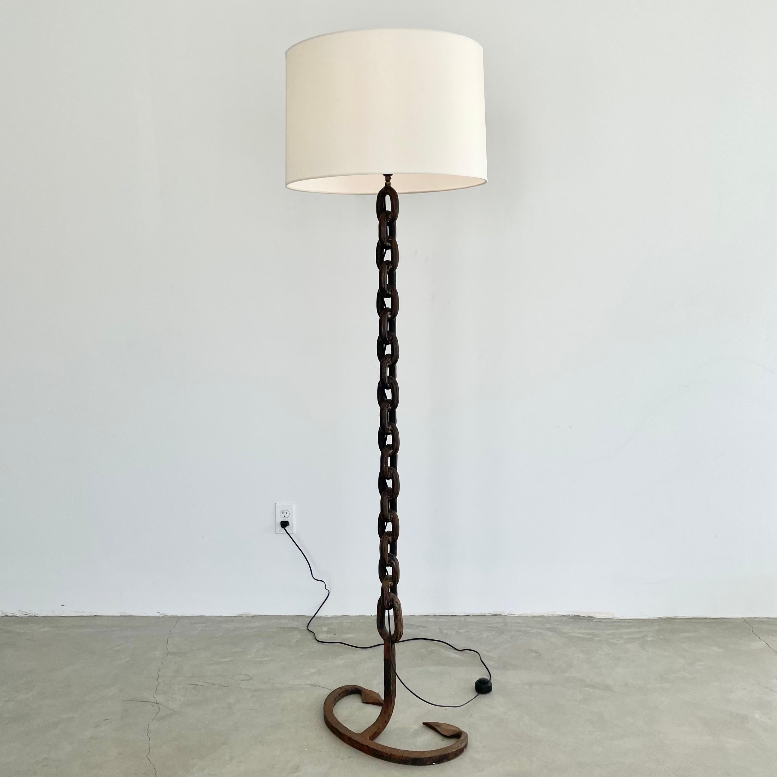 French Chain Link Floor Lamp, 1960s France In Good Condition For Sale In Los Angeles, CA