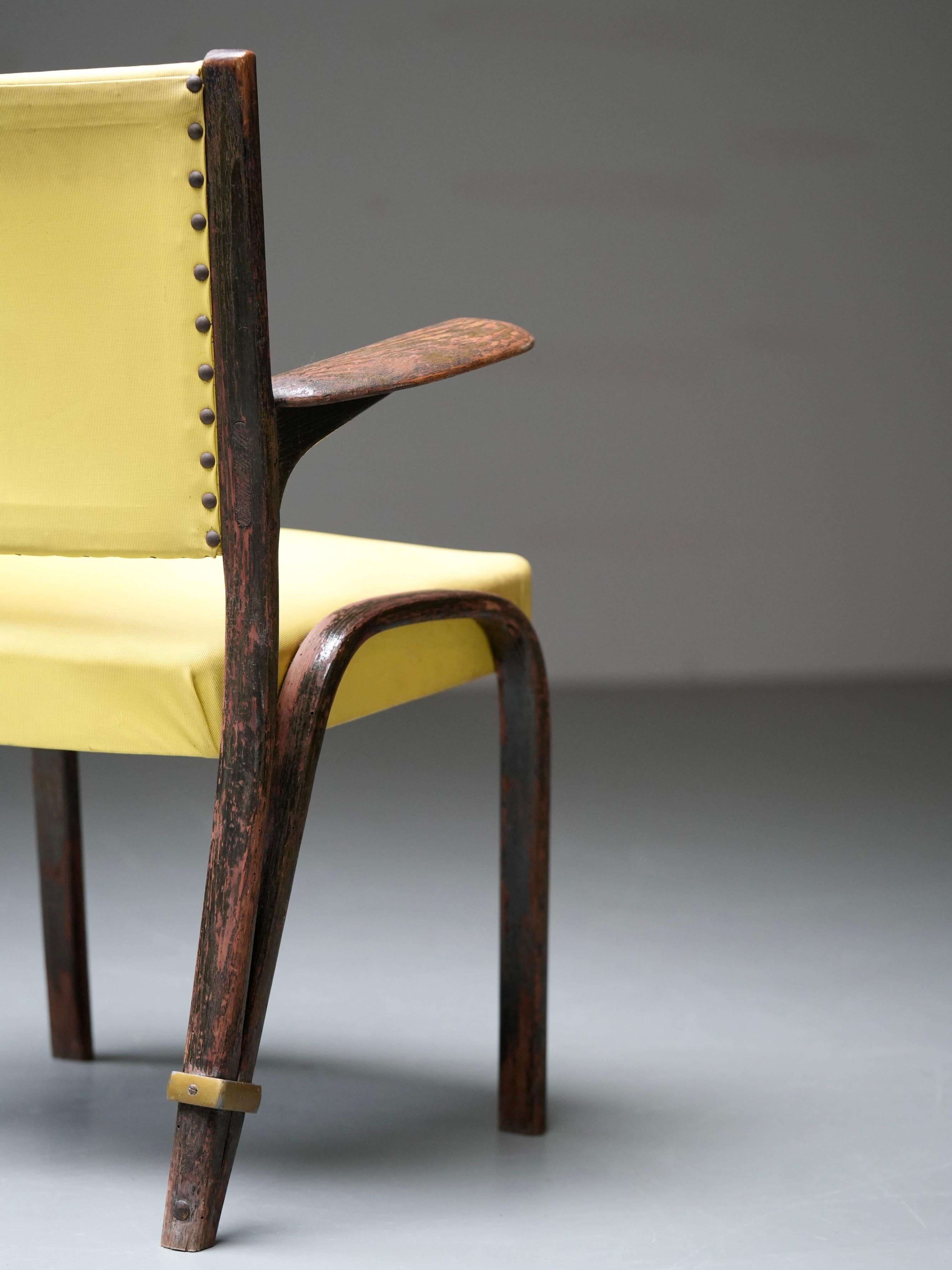 Silla francesa de madera y tapicería amarilla, Francia, años 50 en venta 3