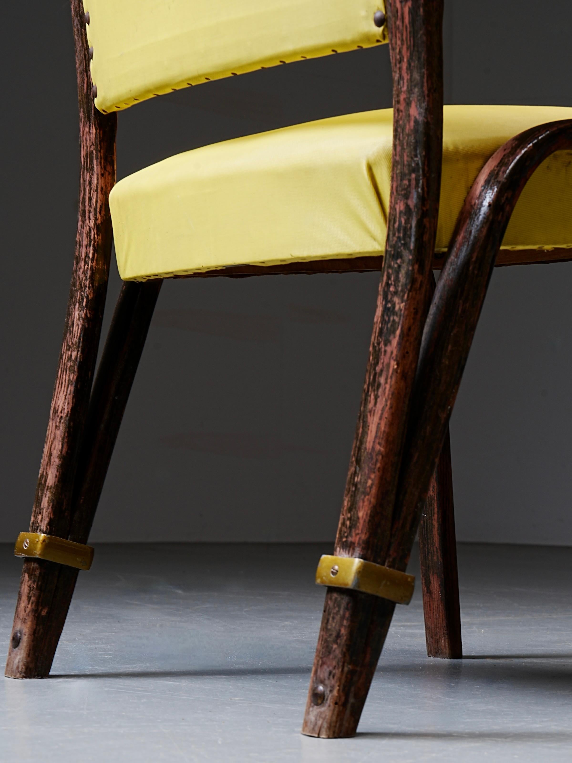 Silla francesa de madera y tapicería amarilla, Francia, años 50 Acrílico en venta