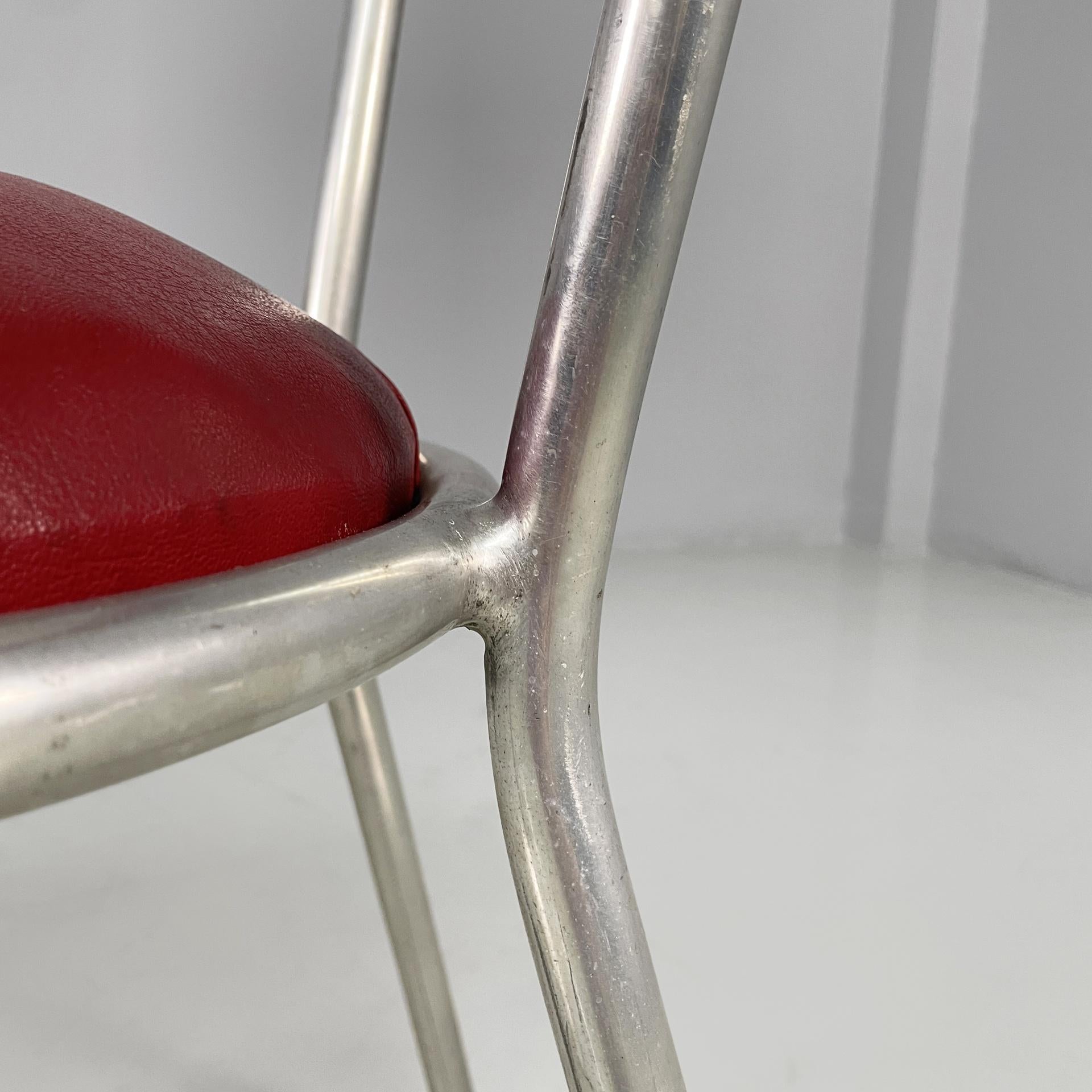Chaises françaises en faux cuir rouge et métal, années 1930 en vente 9