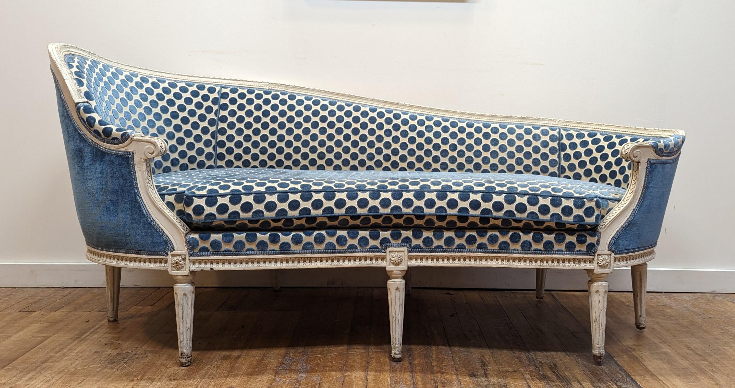 Französische Chaise Longue Louis XVI  (Handgeschnitzt) im Angebot