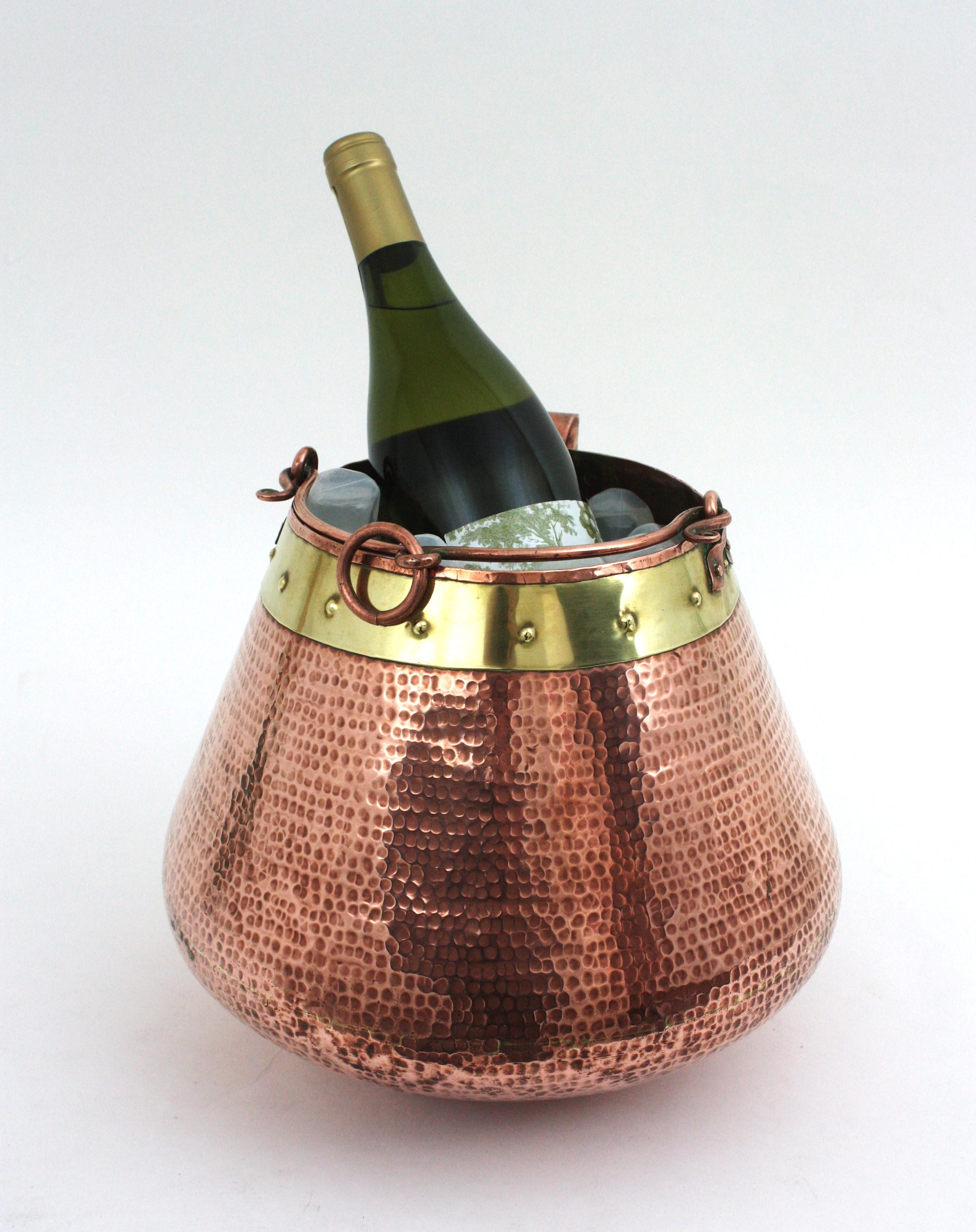 French Champagne Cooler Ice Bucket with Single Handle, Copper and Brass For Sale 3