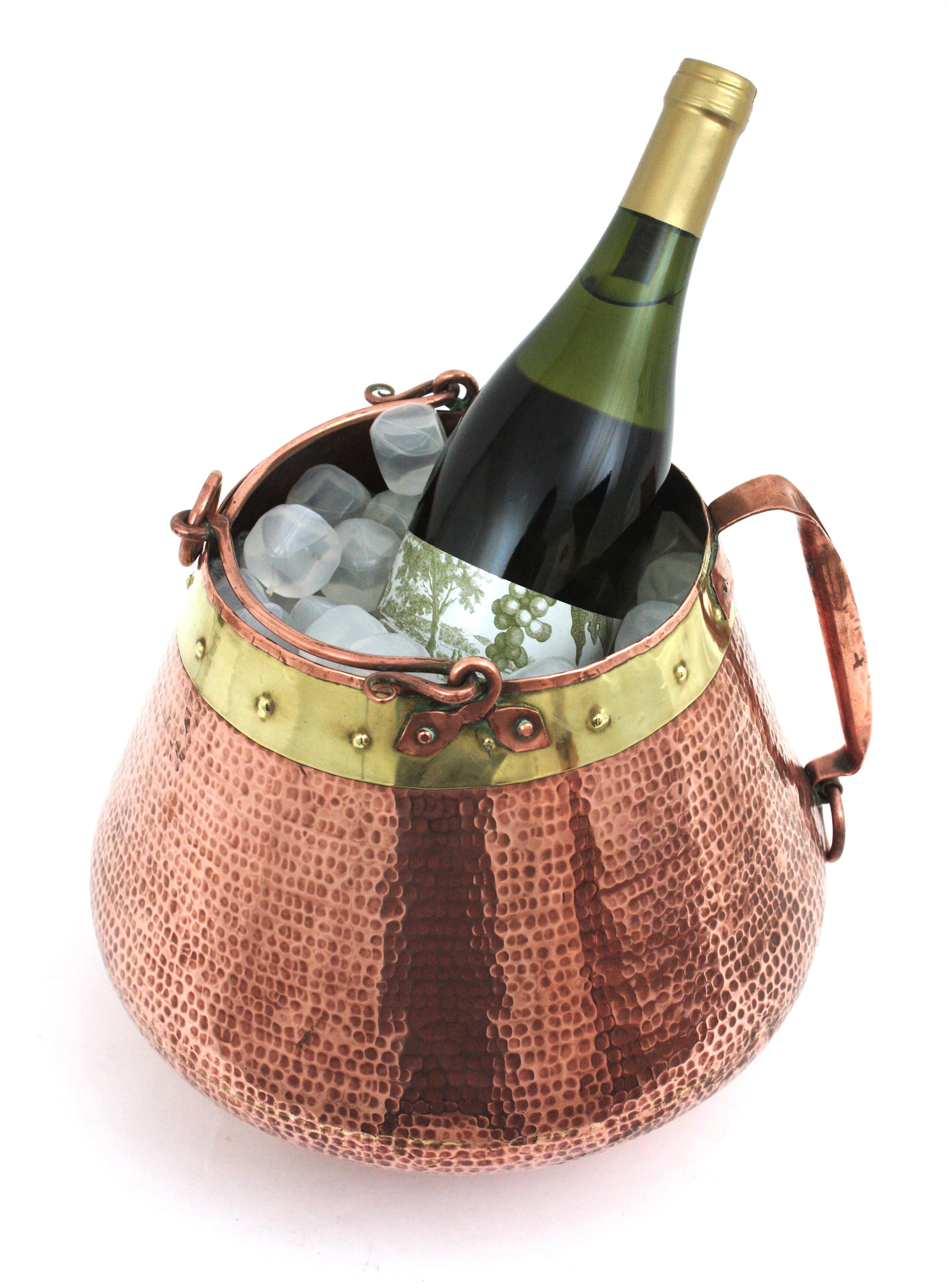 French Champagne Cooler Ice Bucket with Single Handle, Copper and Brass For Sale 6