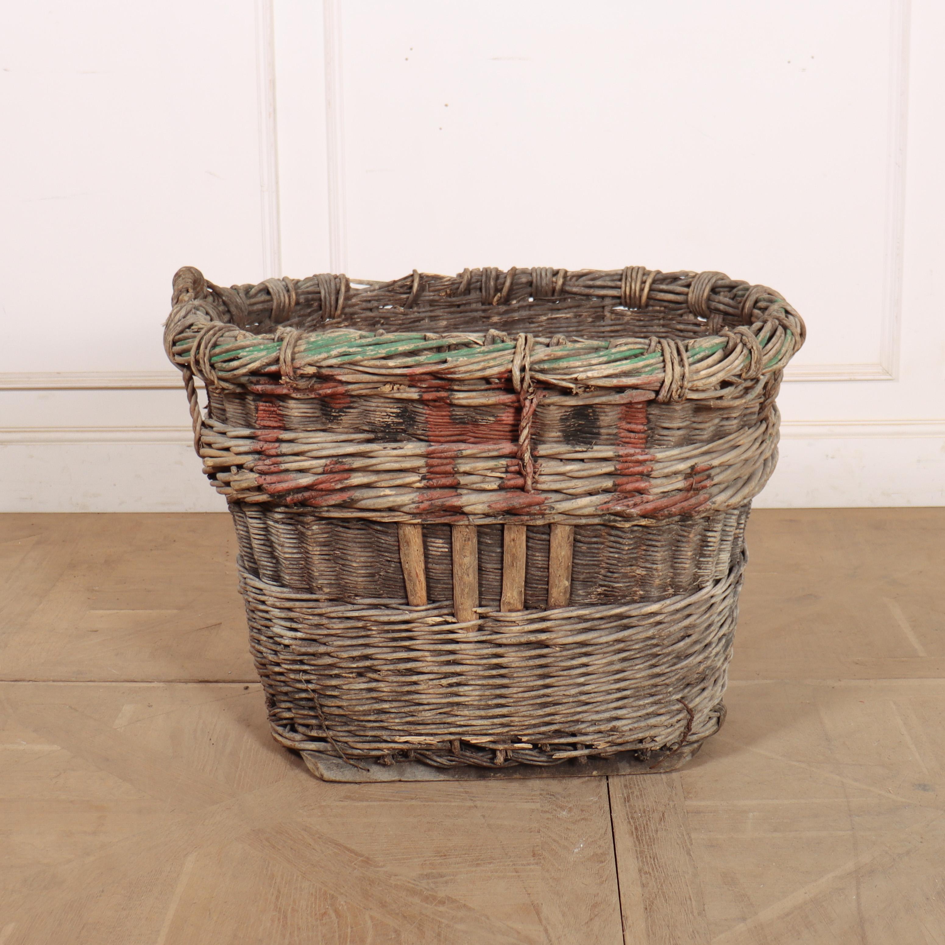 Francese French Champagne Grape Basket in vendita