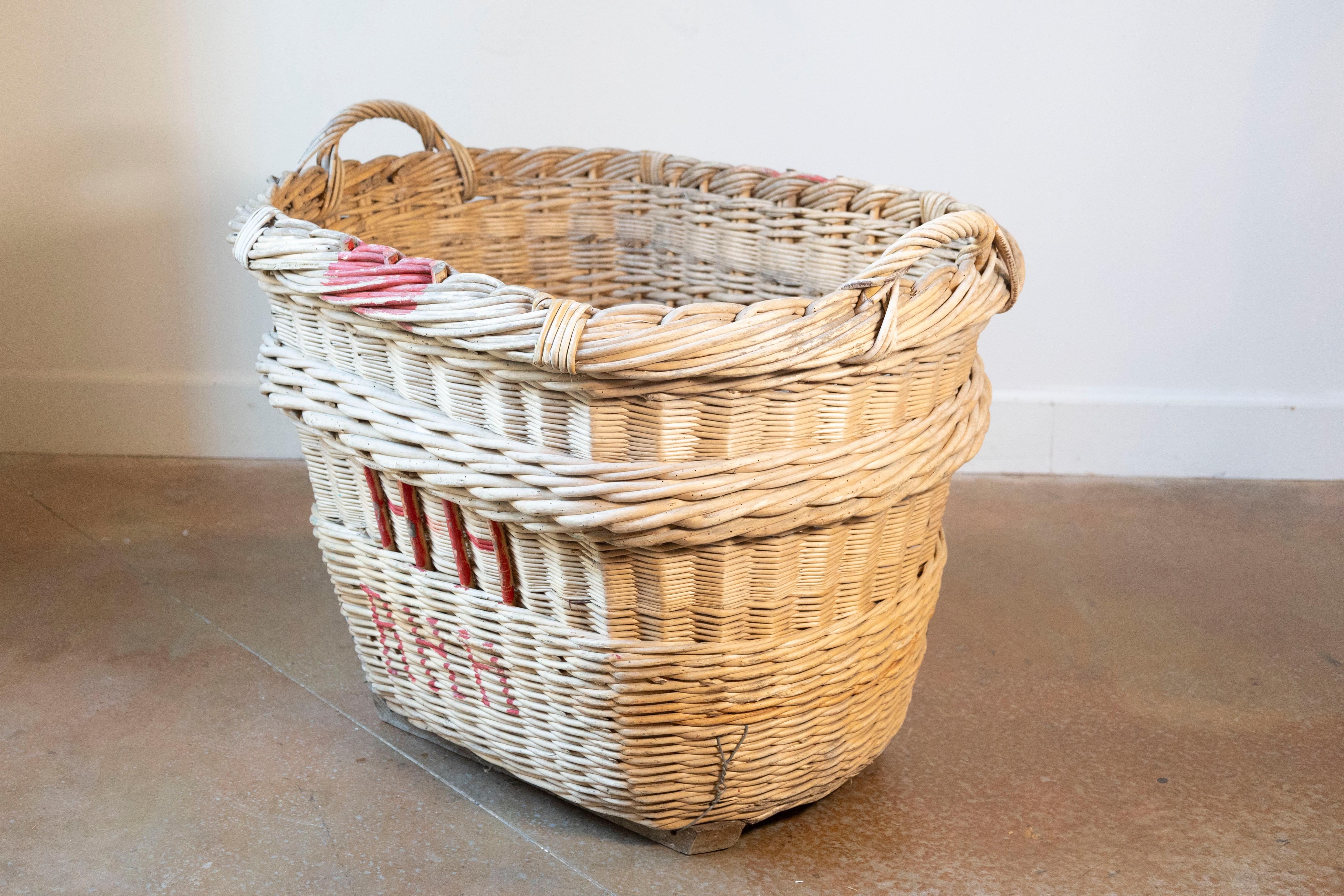 Hand-Woven French Champagne Harvesting Basket, c. 1940s For Sale