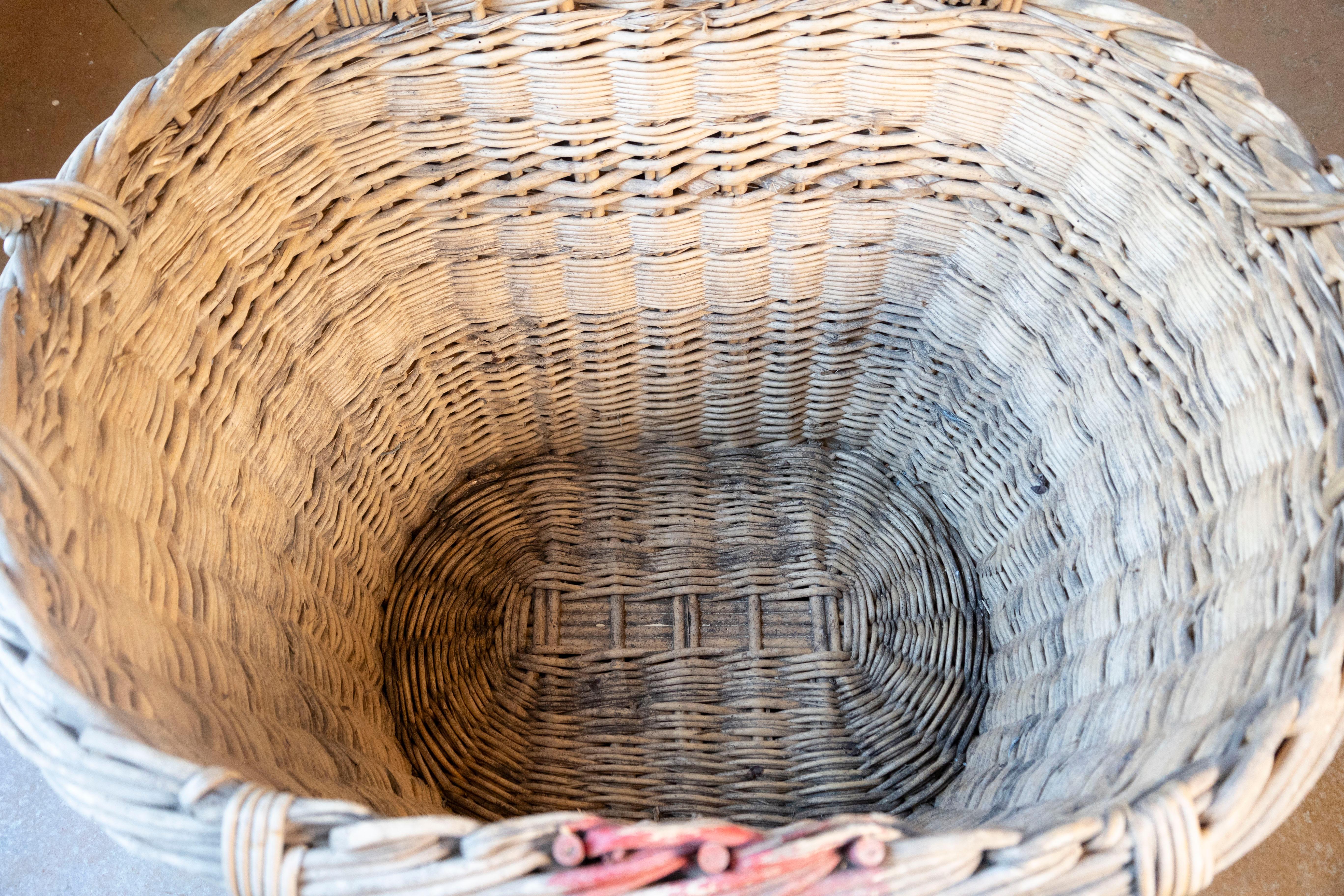 French Champagne Harvesting Basket, c. 1940s For Sale 2