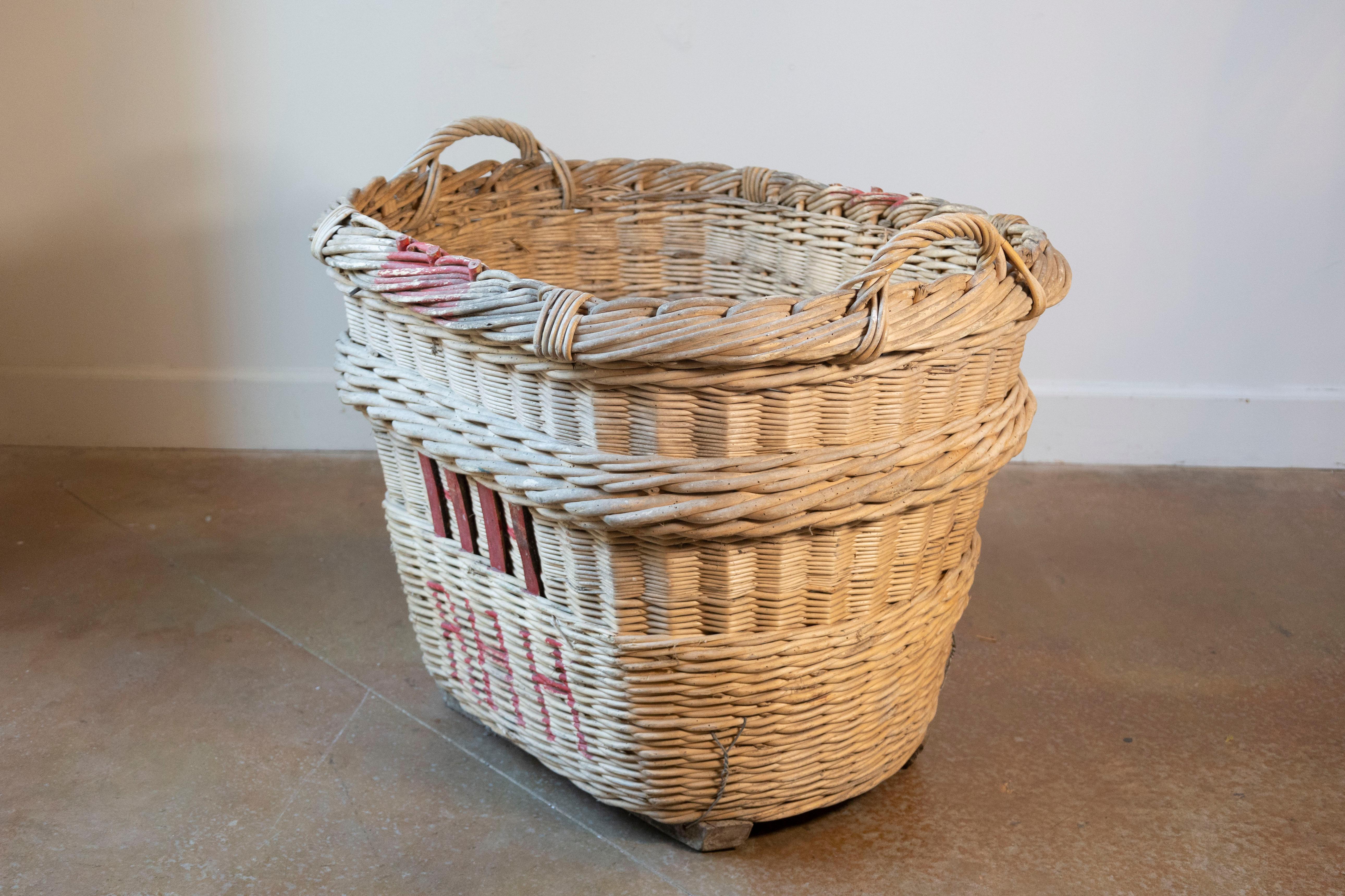 Hand-Woven French Champagne Harvesting Basket For Sale