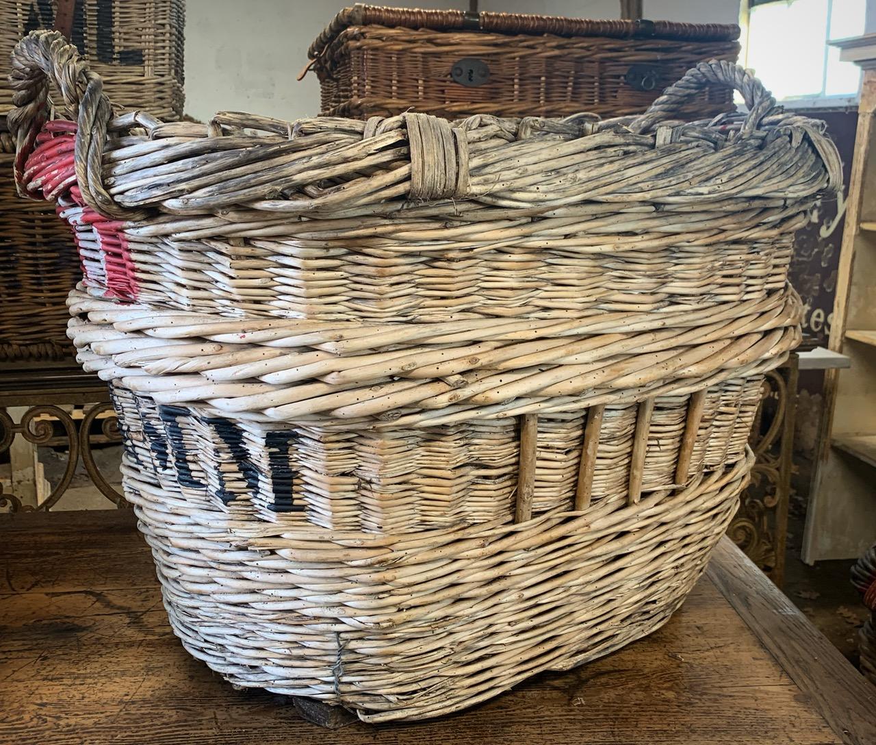 French, Champagne Harvesting Basket In Good Condition For Sale In Ongar, GB