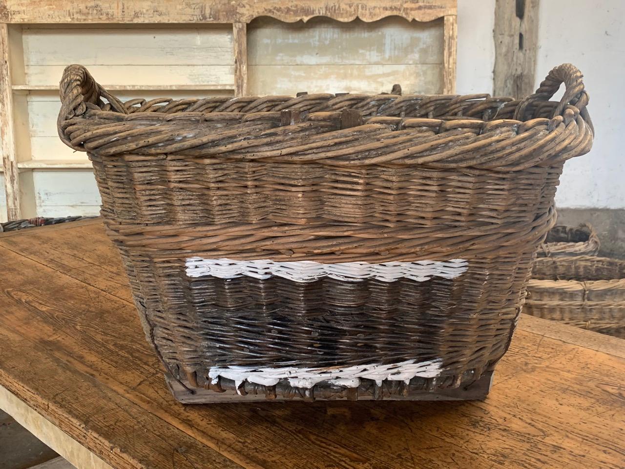 French Champagne Harvesting Basket In Good Condition In Ongar, GB