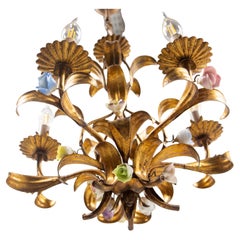 Lustre français suspendu à fleurs en métal doré, vers 1950