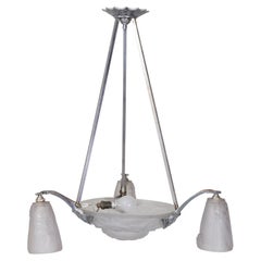 Lustre français en parfait état, fabriqué dans les années 1920, en République tchèque, signé Frères