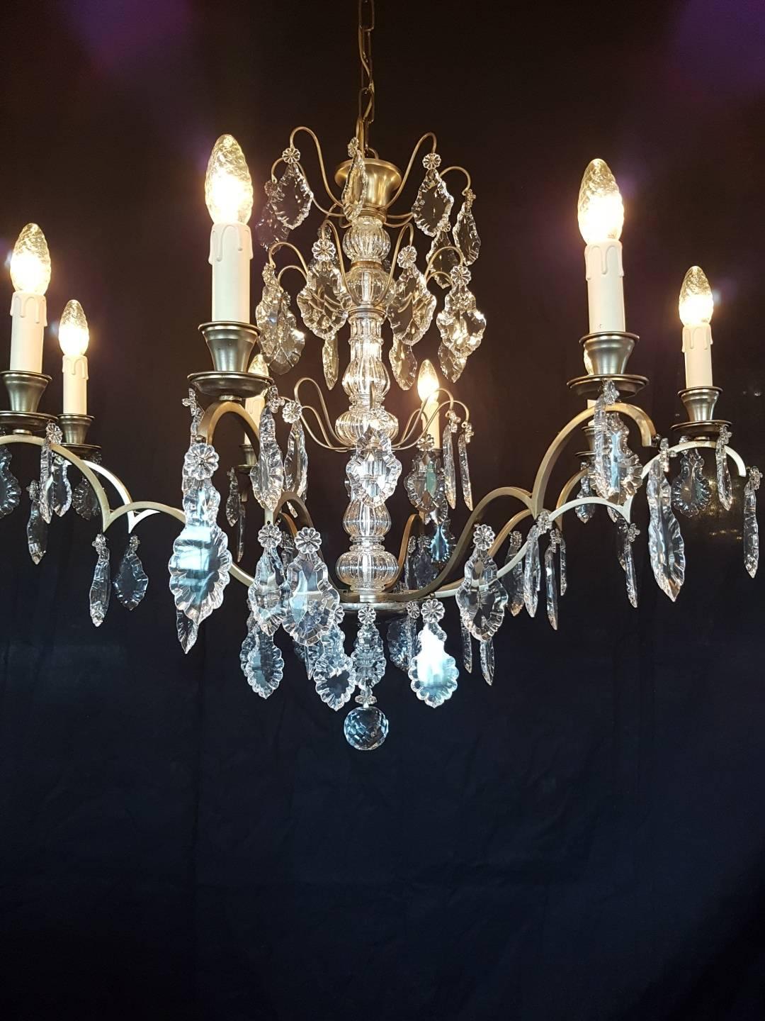 Mid-20th Century French Chandelier with Eight Lights For Sale