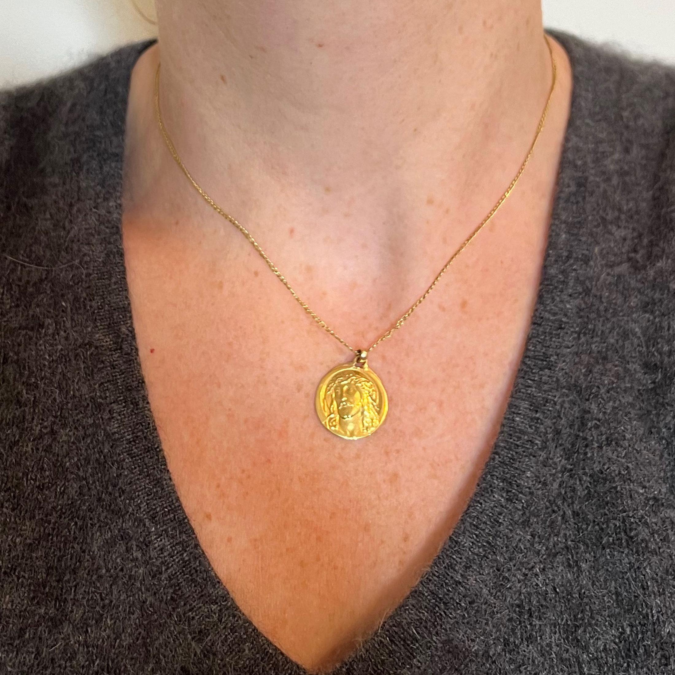 Women's or Men's French Charl 18K Yellow Gold Jesus Christ Crown of Thorns Medal Charm Pendant For Sale
