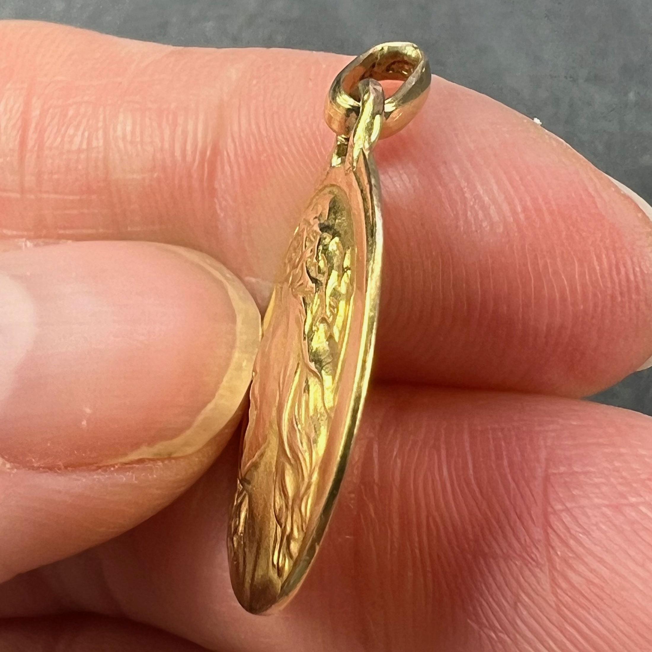 French Charl 18K Yellow Gold Jesus Christ Crown of Thorns Medal Charm Pendant For Sale 3