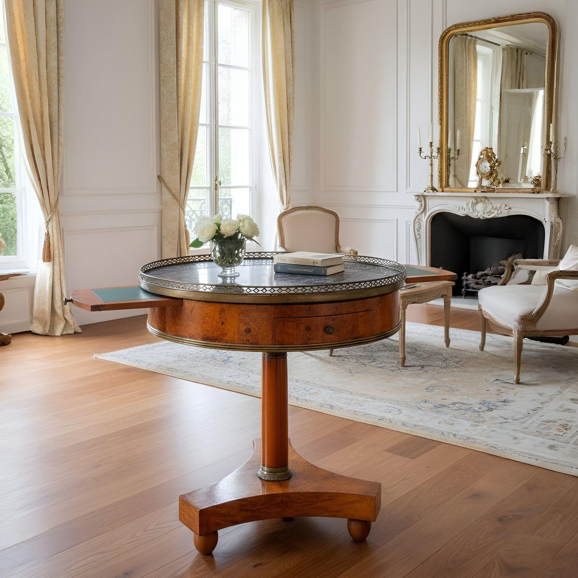 FRANZÖSISCHER CHARLES X WURZELHOLZ, SCHWARZER MARMOR UND MESSING TROMMELAUFSATZ TISCH
In Form einer Trommel mit durchbrochener Messinggalerie über länglichen Kugelfüßen  Anfang bis Mitte des 19. Jahrhunderts
Artikel Nr. 407NZR10L

Ein wunderschöner