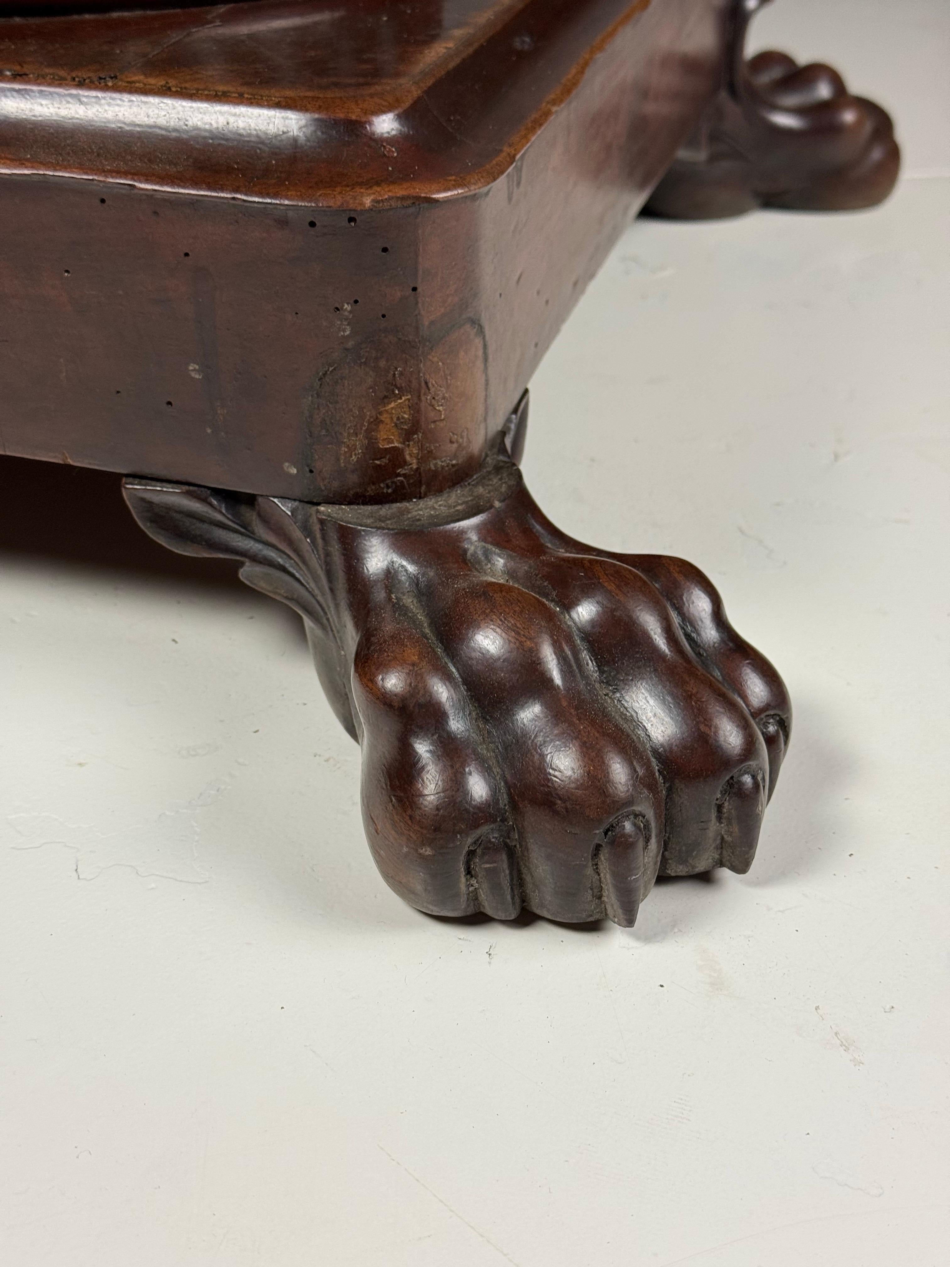 French Charles X Center Table Mahogany im Angebot 14