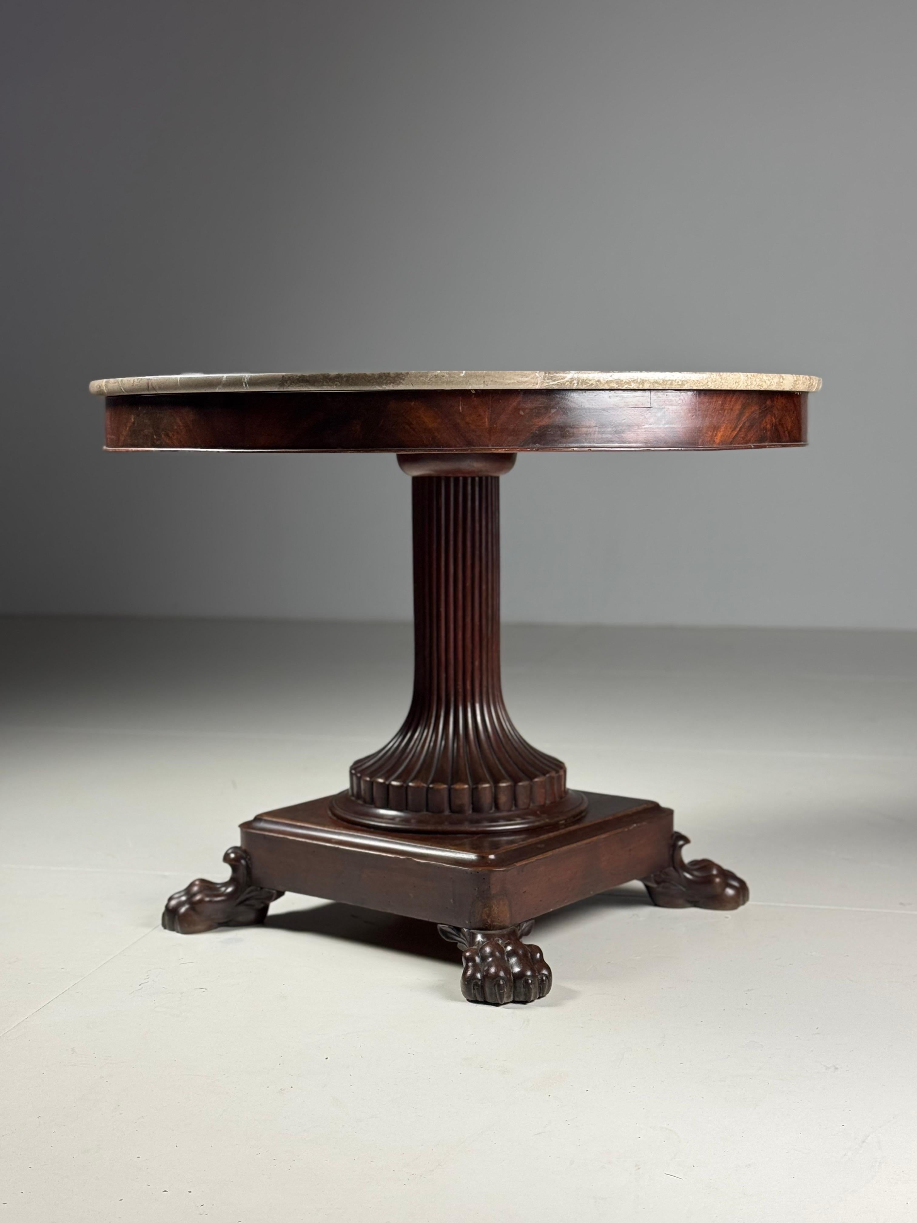 French Charles X Center Table Mahogany (Mahagoni) im Angebot