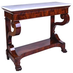Table console française Charles X en acajou des Antilles avec marbre blanc