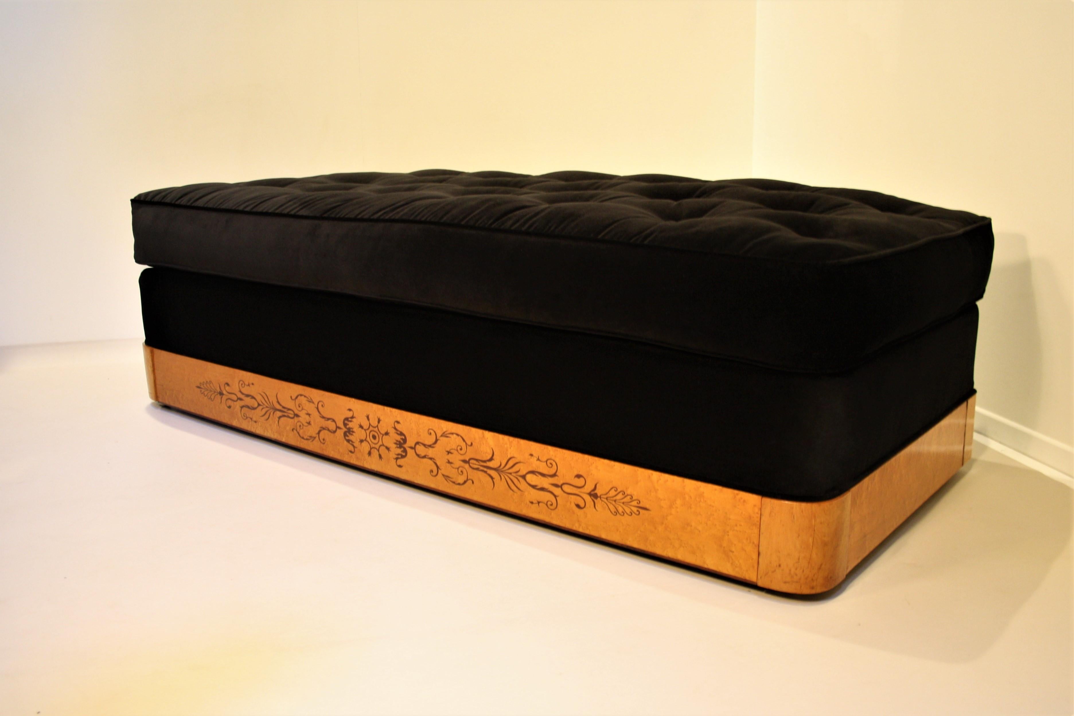 French Charles X Daybed, 1825 (Marketerie)