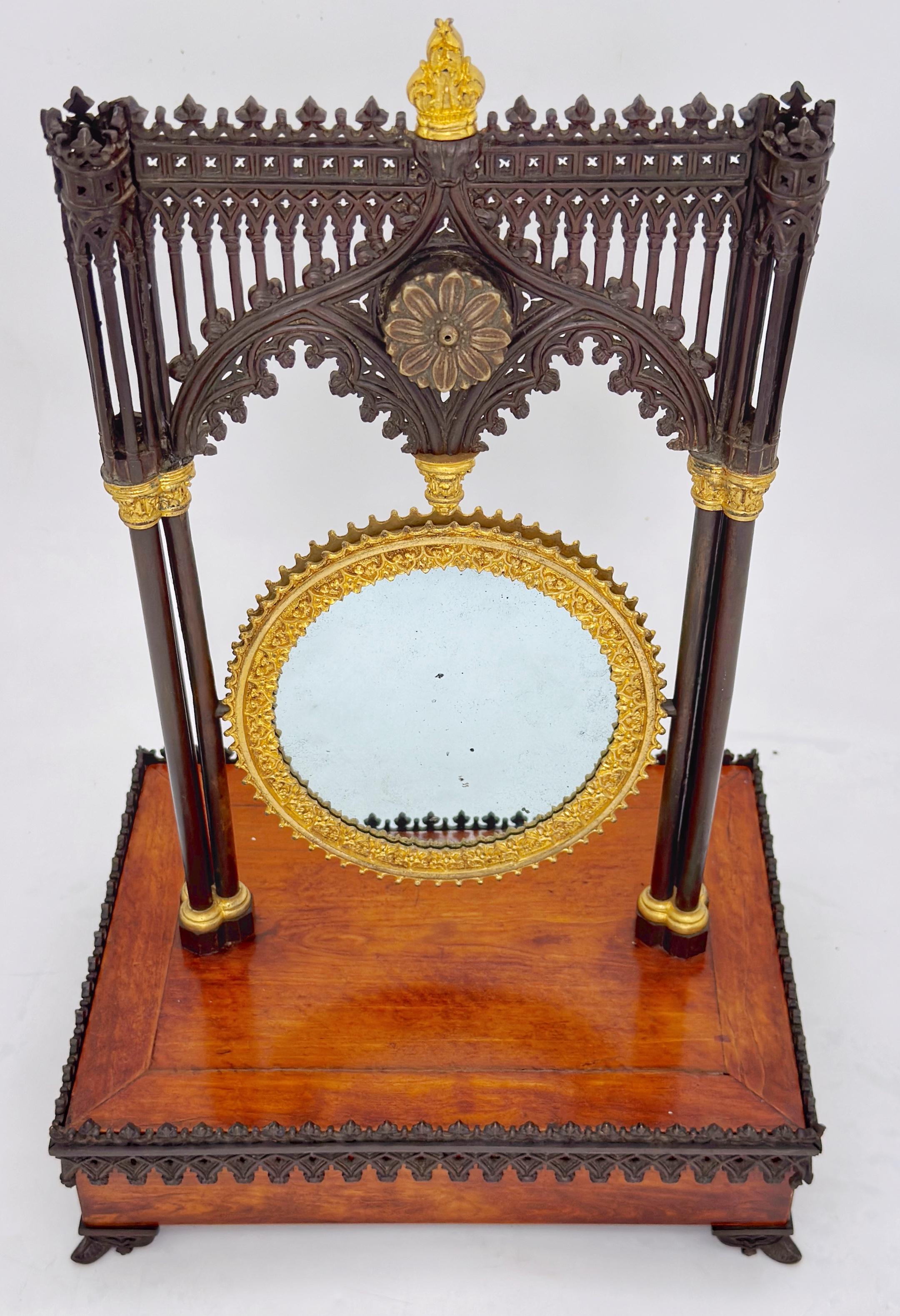 Miroir de courtoisie et coffret à bijoux gothique de Charles X, vers 1835 Bon état - En vente à West Palm Beach, FL