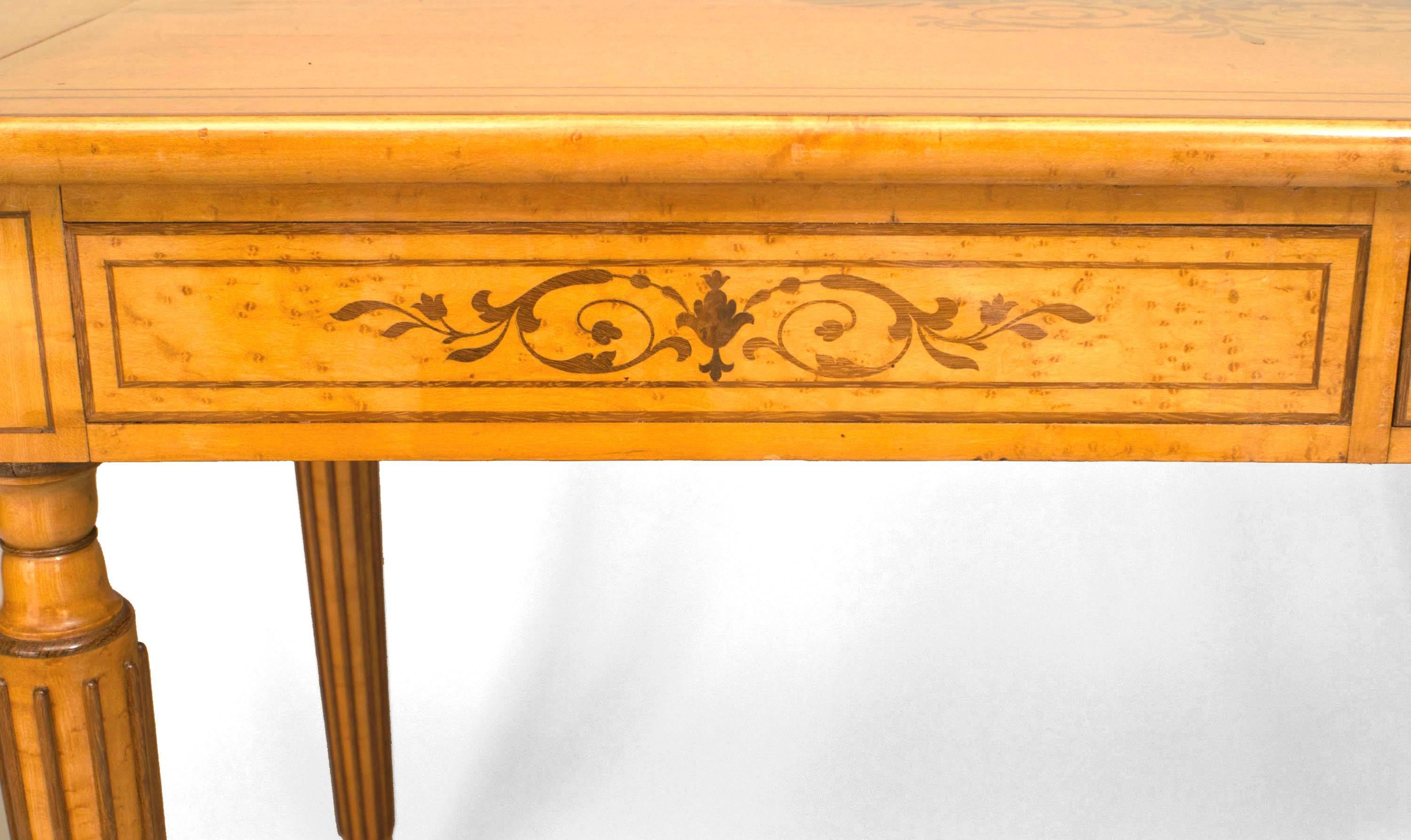 XIXe siècle Table Davenport française Charles X Birdseye en érable en vente